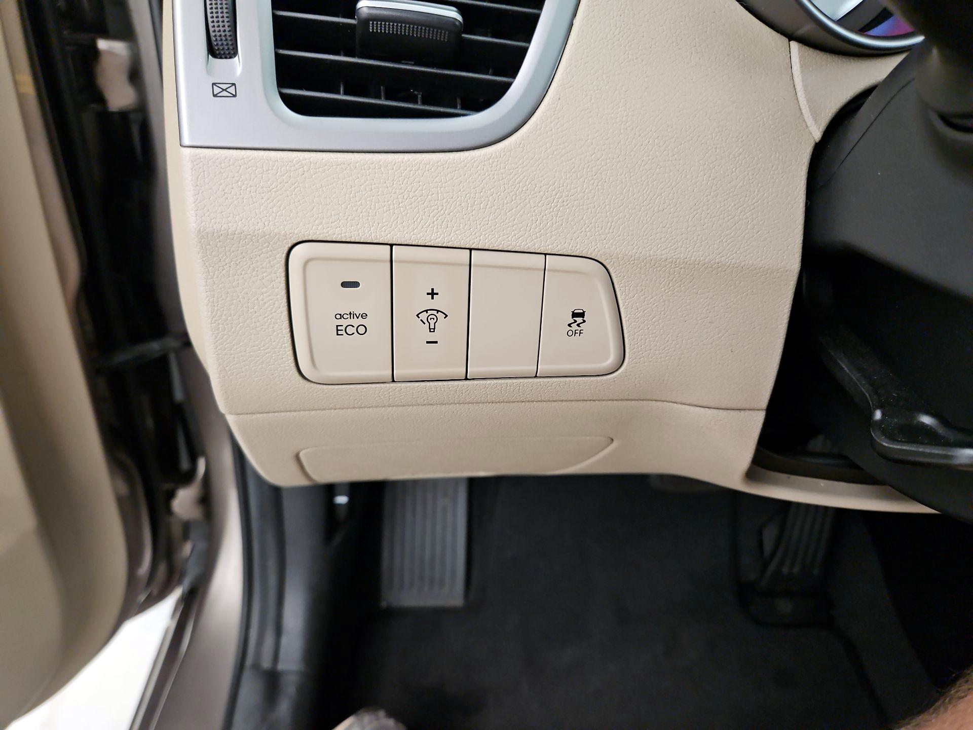 Thumbnail: 2014 Hyundai Elantra - 13
