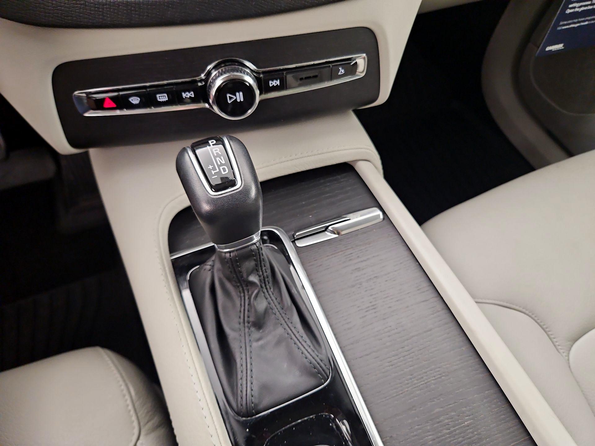 Thumbnail: 2020 Volvo XC90 - 18