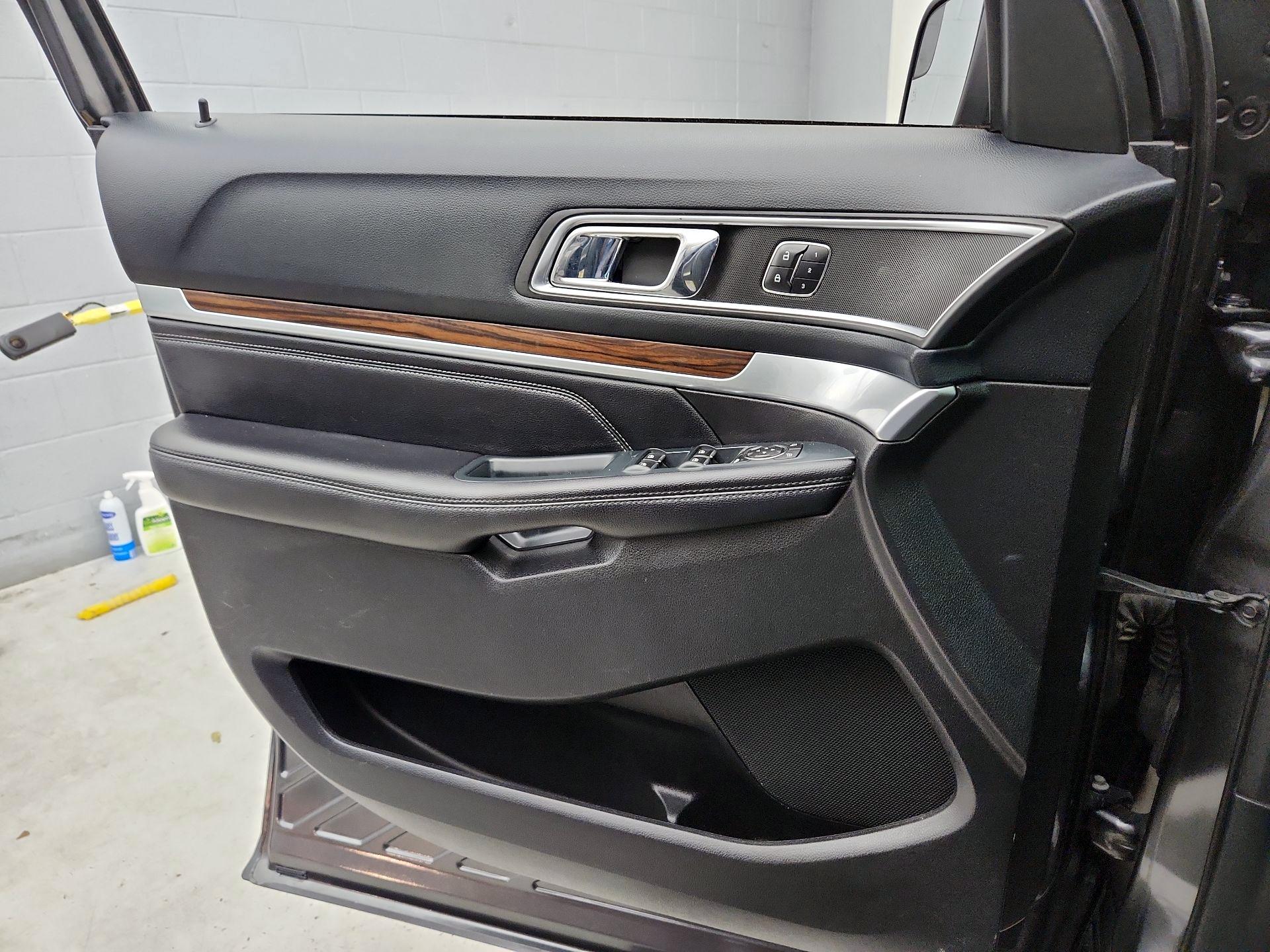 Thumbnail: 2016 Ford Explorer - 12