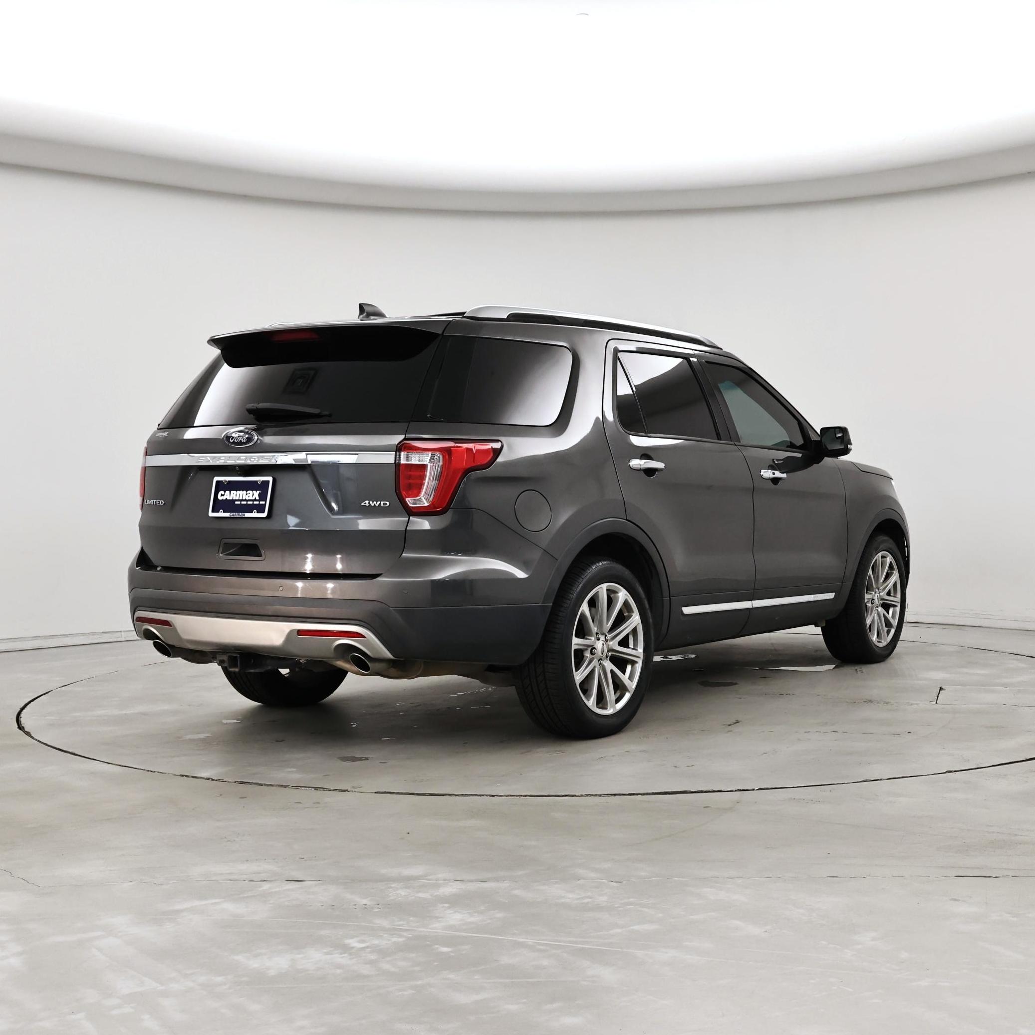 Thumbnail: 2016 Ford Explorer - 8
