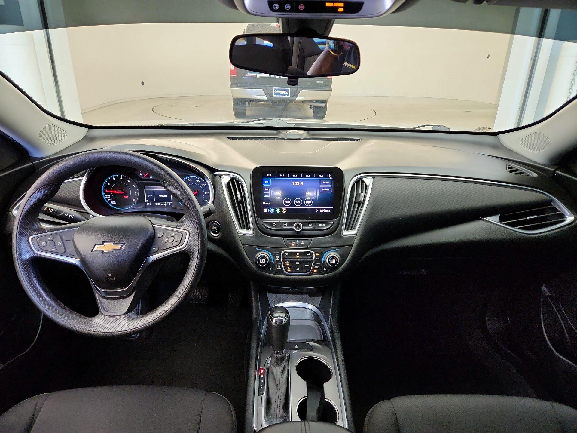 Thumbnail: 2020 Chevrolet Malibu - 9
