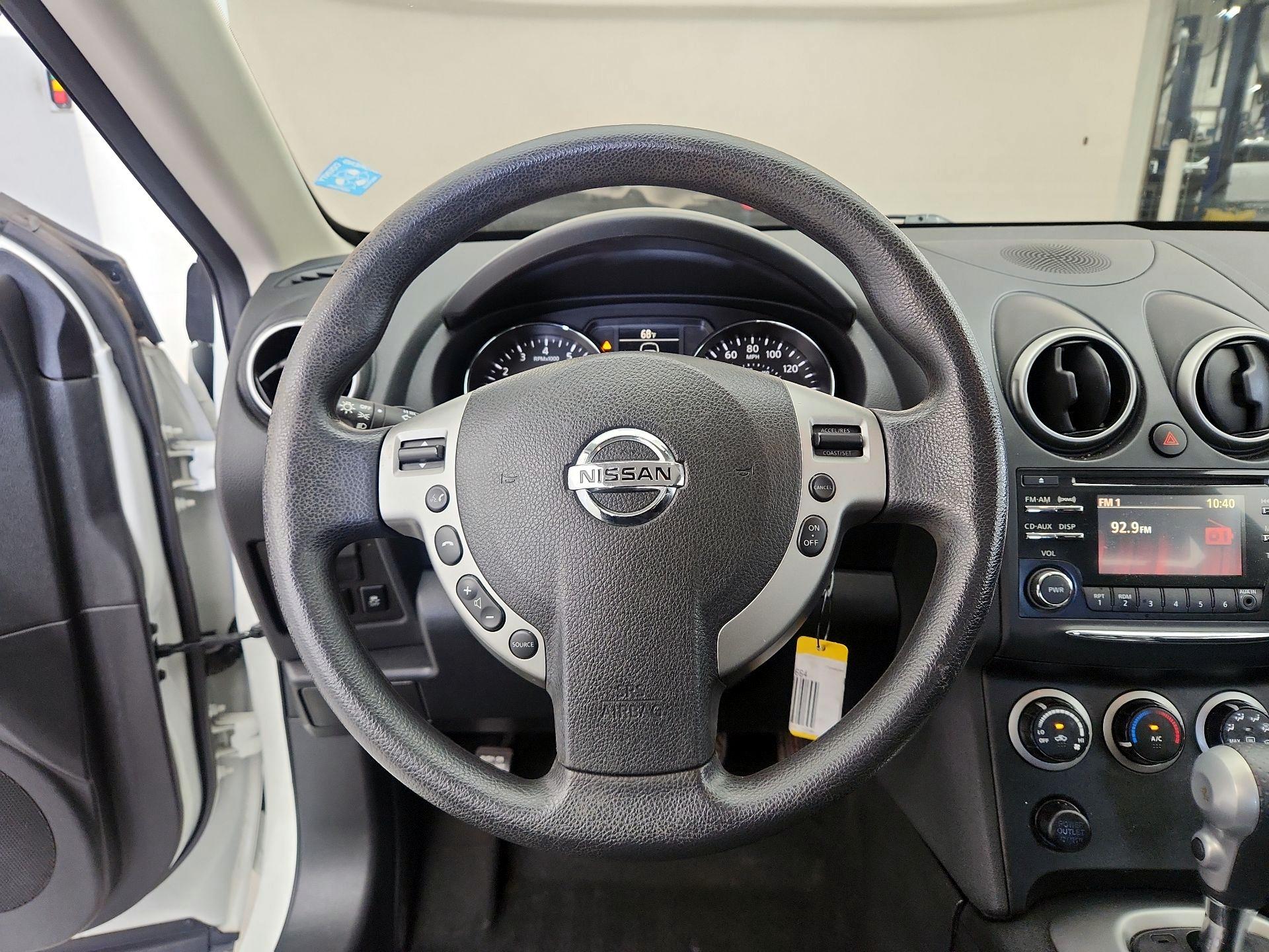 Thumbnail: 2015 Nissan Rogue - 10