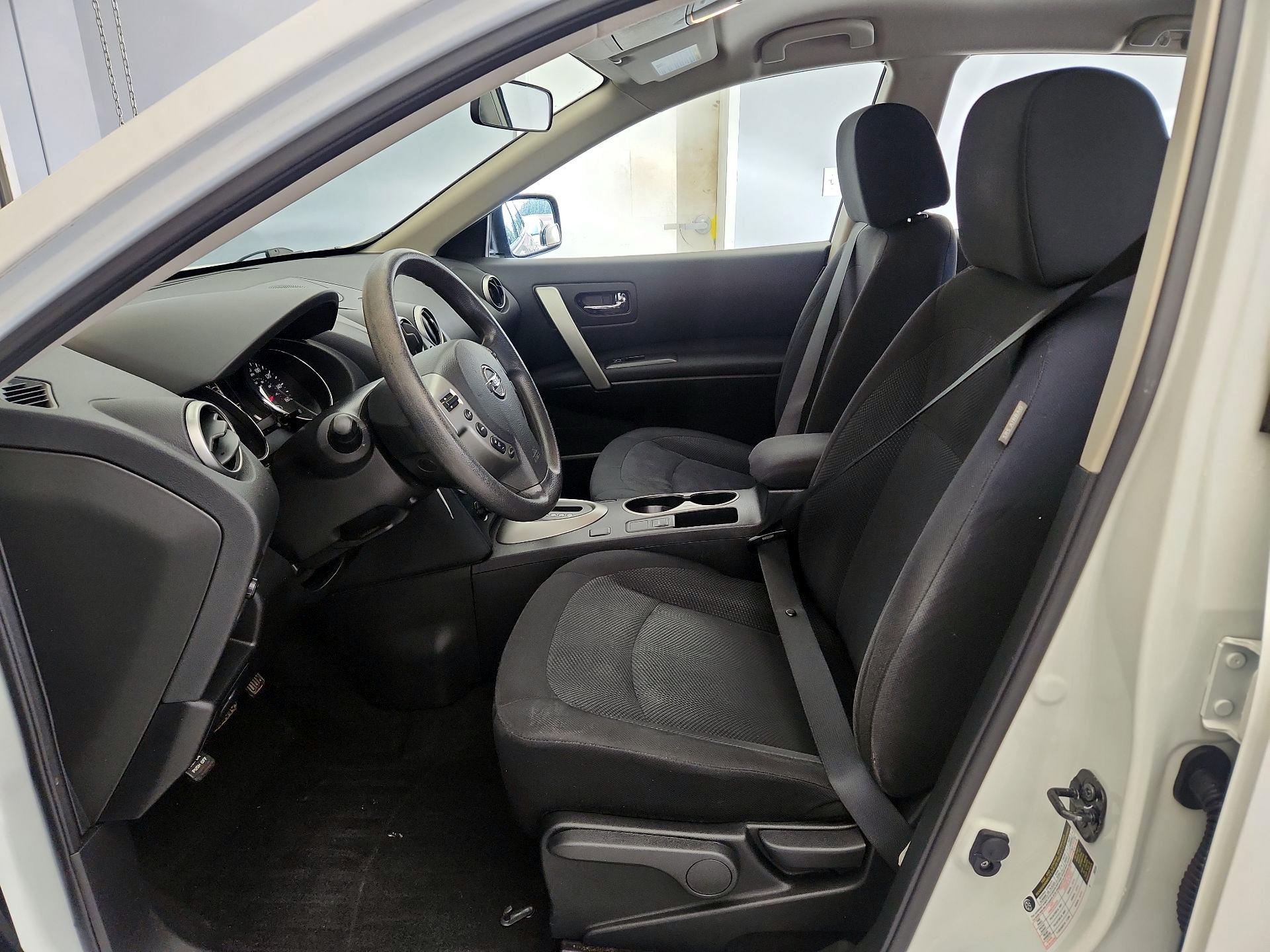 Thumbnail: 2015 Nissan Rogue - 11