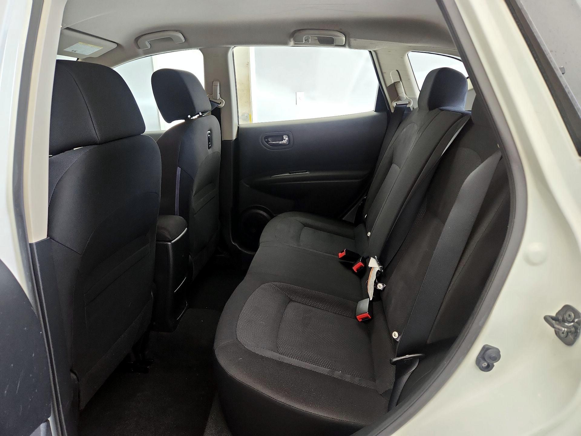 Thumbnail: 2015 Nissan Rogue - 18