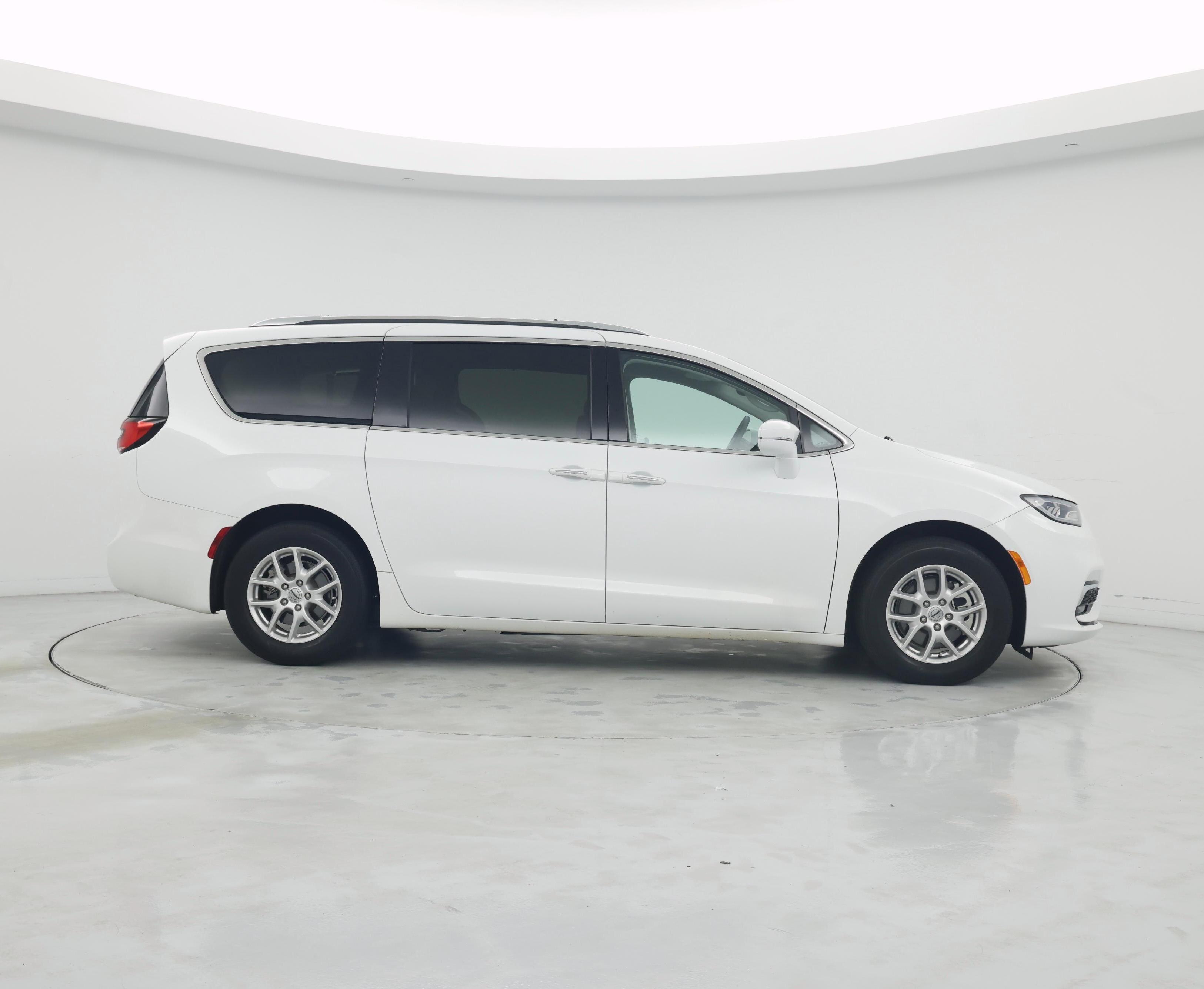 Thumbnail: 2021 Chrysler Pacifica - 7