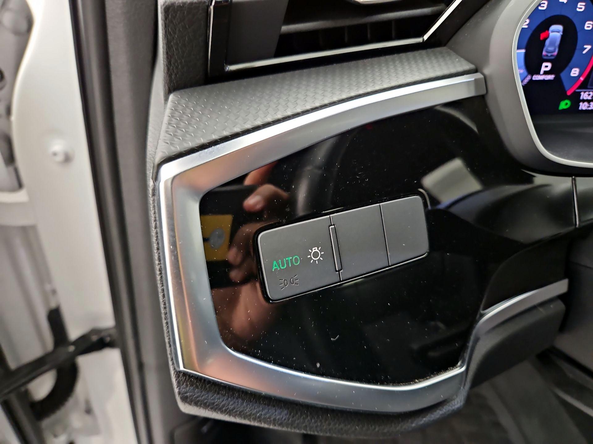 Thumbnail: 2020 Audi Q3 - 13