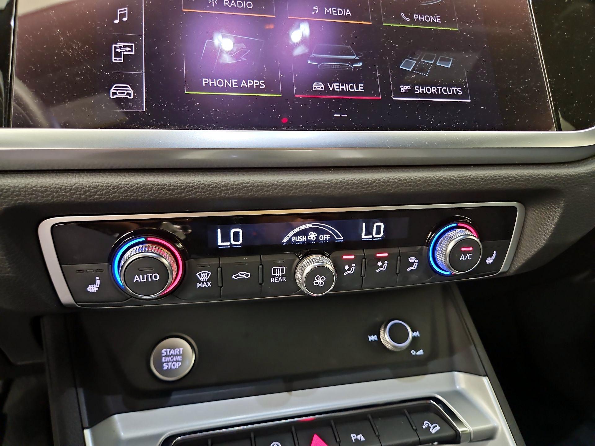 Thumbnail: 2020 Audi Q3 - 16