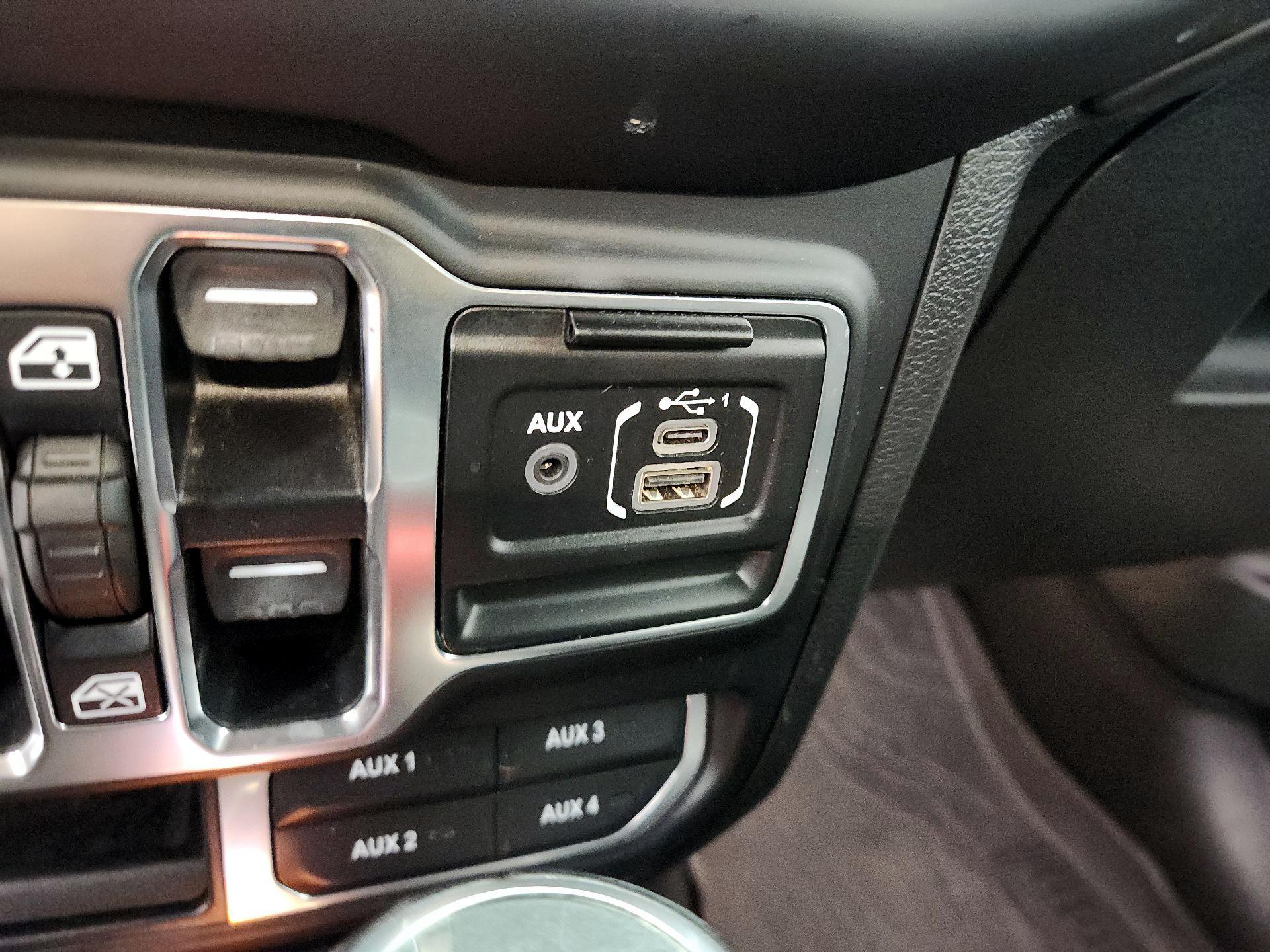 Thumbnail: 2020 Jeep Wrangler - 18