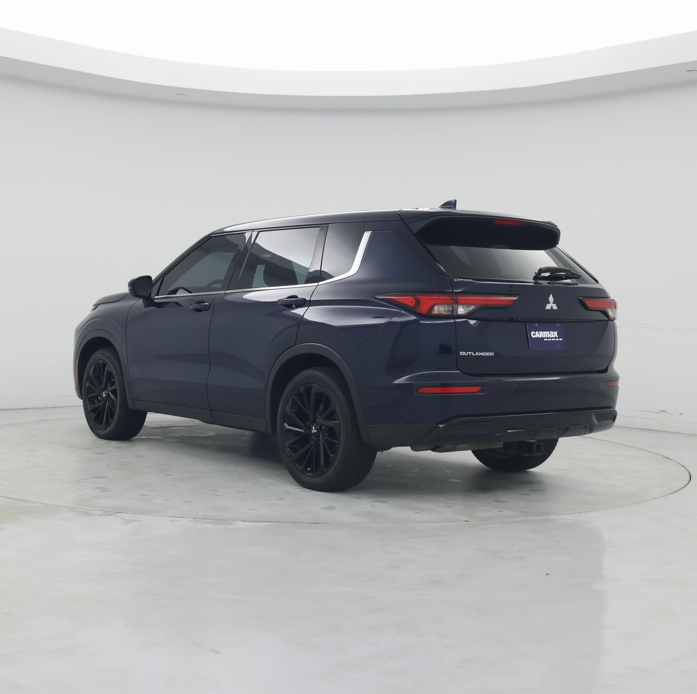 Thumbnail: 2022 Mitsubishi Outlander - 2