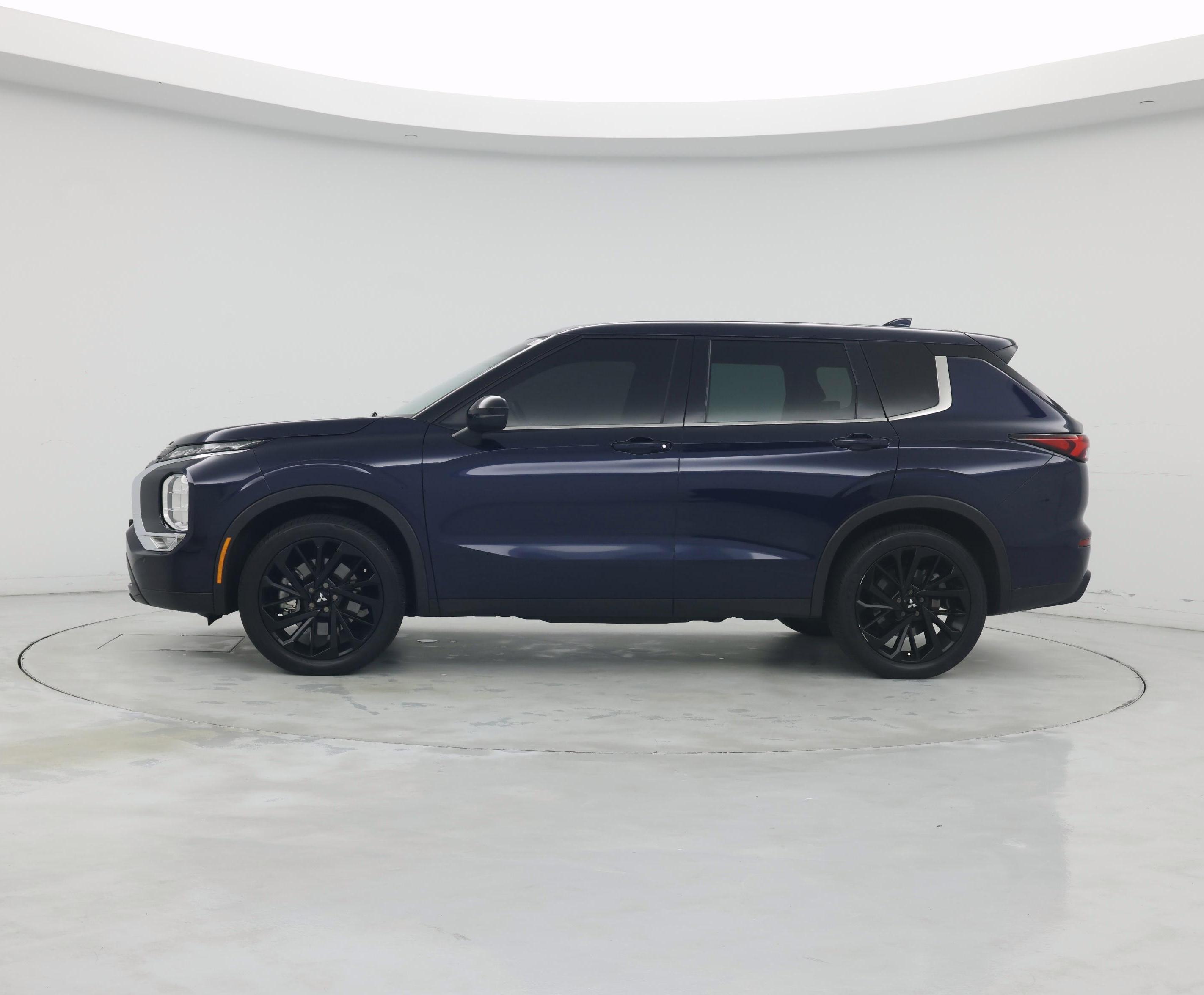 Thumbnail: 2022 Mitsubishi Outlander - 3