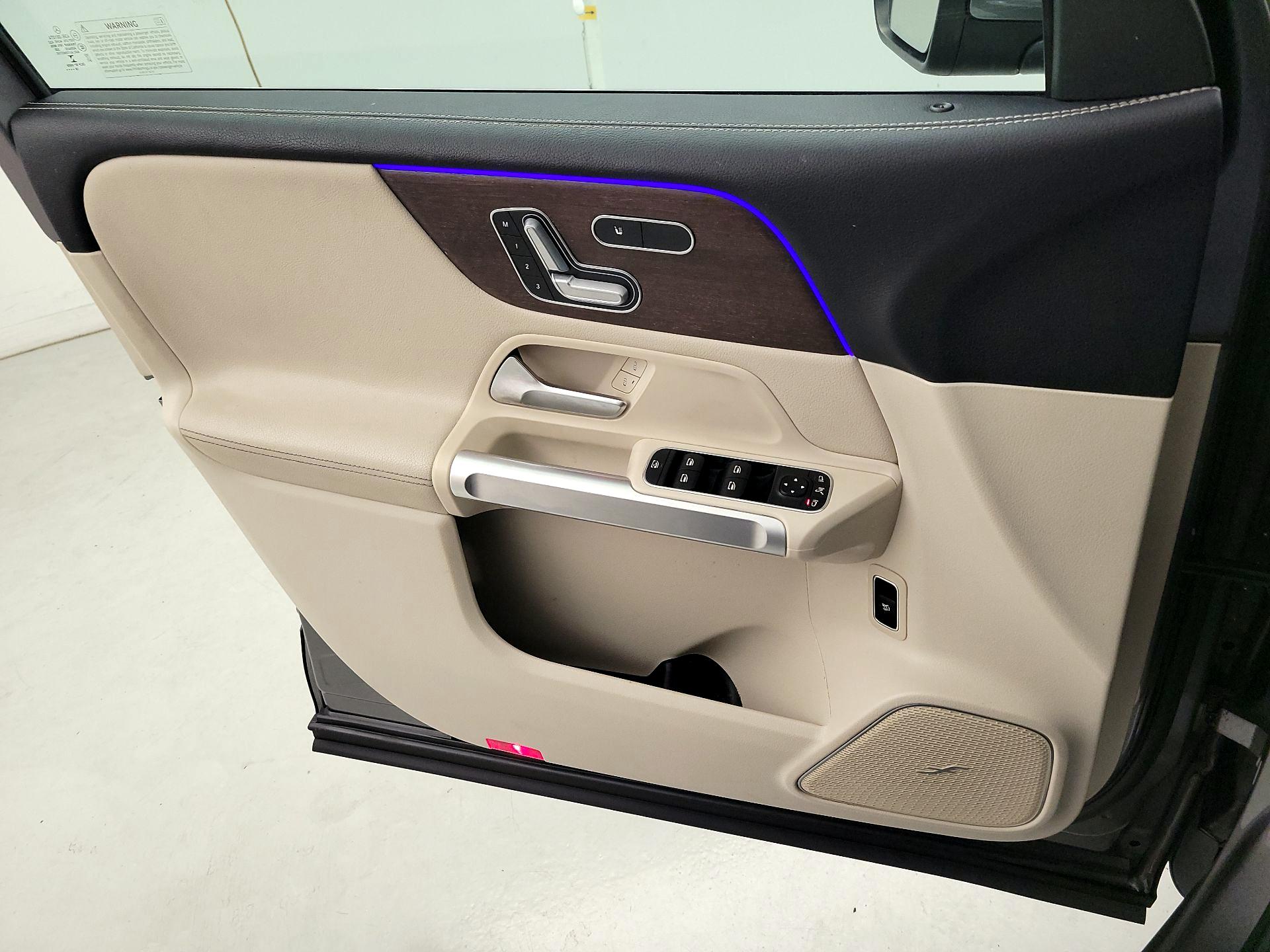 Thumbnail: 2020 Mercedes-Benz GLB - 10