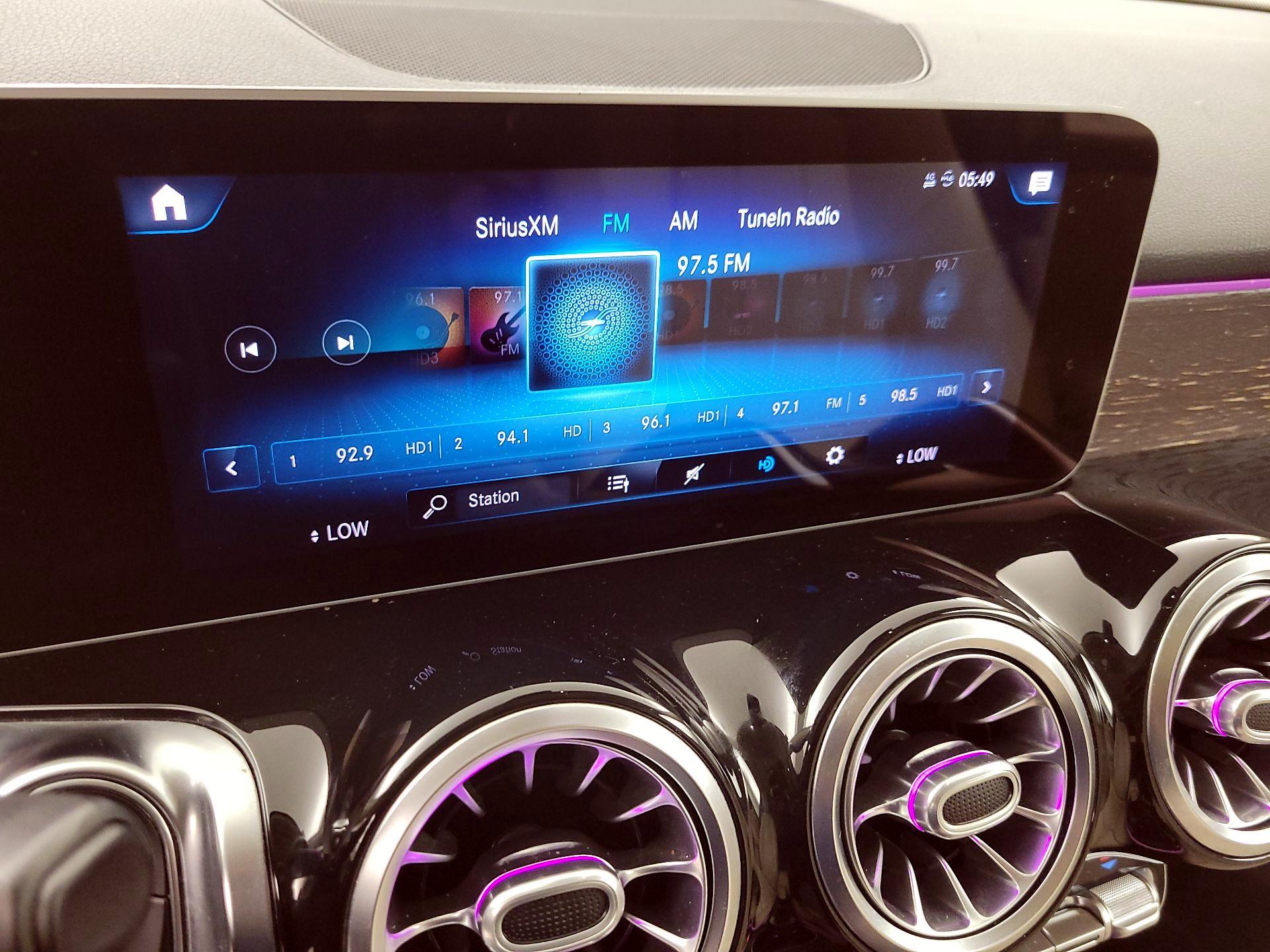 Thumbnail: 2020 Mercedes-Benz GLB - 13