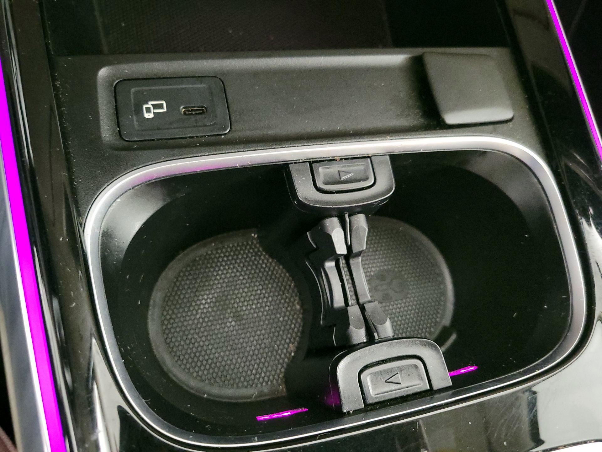 Thumbnail: 2020 Mercedes-Benz GLB - 16