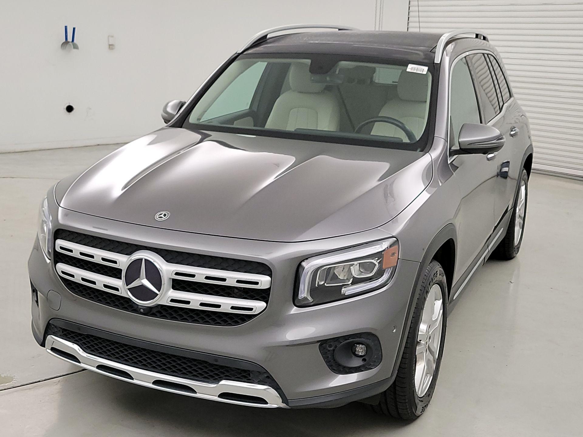 Thumbnail: 2020 Mercedes-Benz GLB - 3