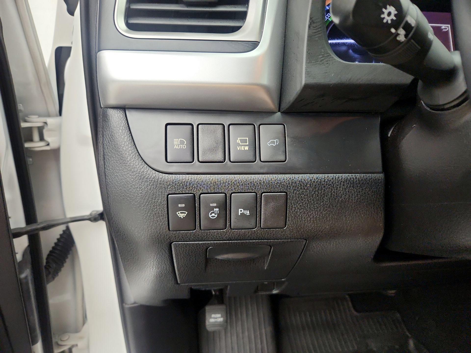 Thumbnail: 2019 Toyota Highlander - 13