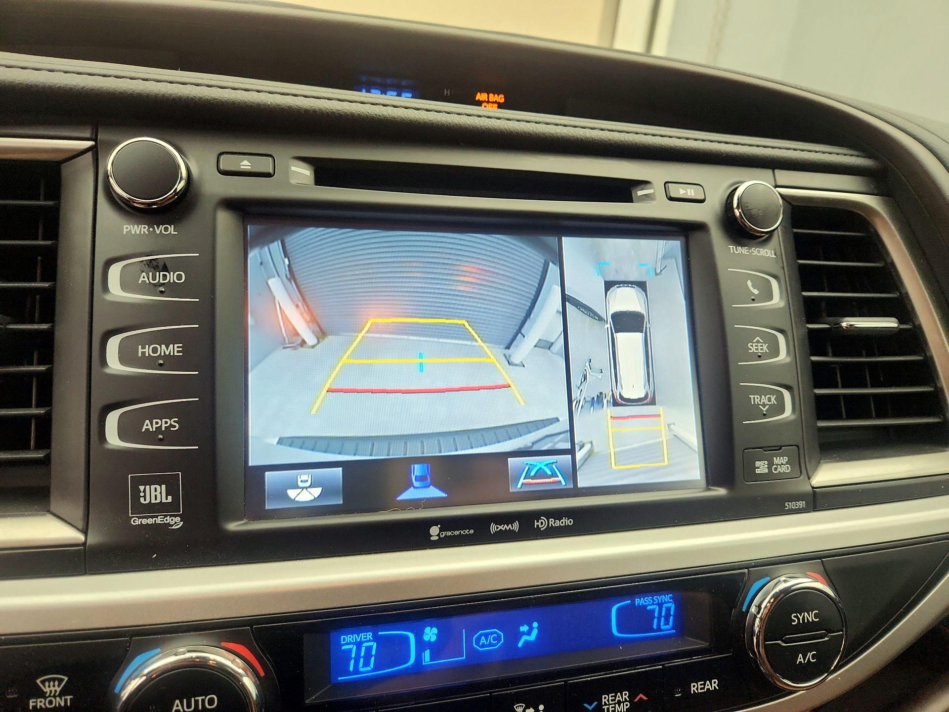 Thumbnail: 2019 Toyota Highlander - 14