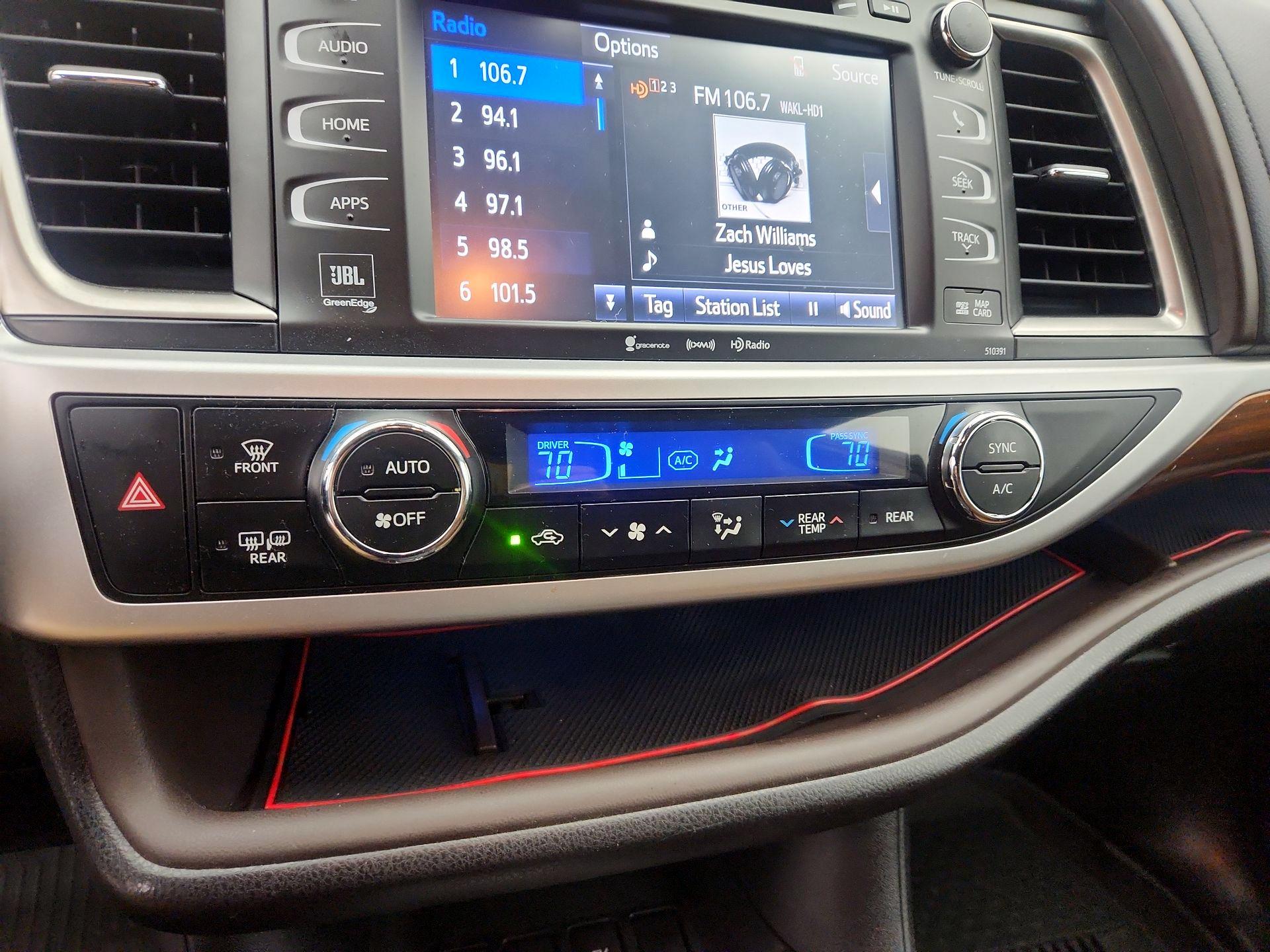 Thumbnail: 2019 Toyota Highlander - 16