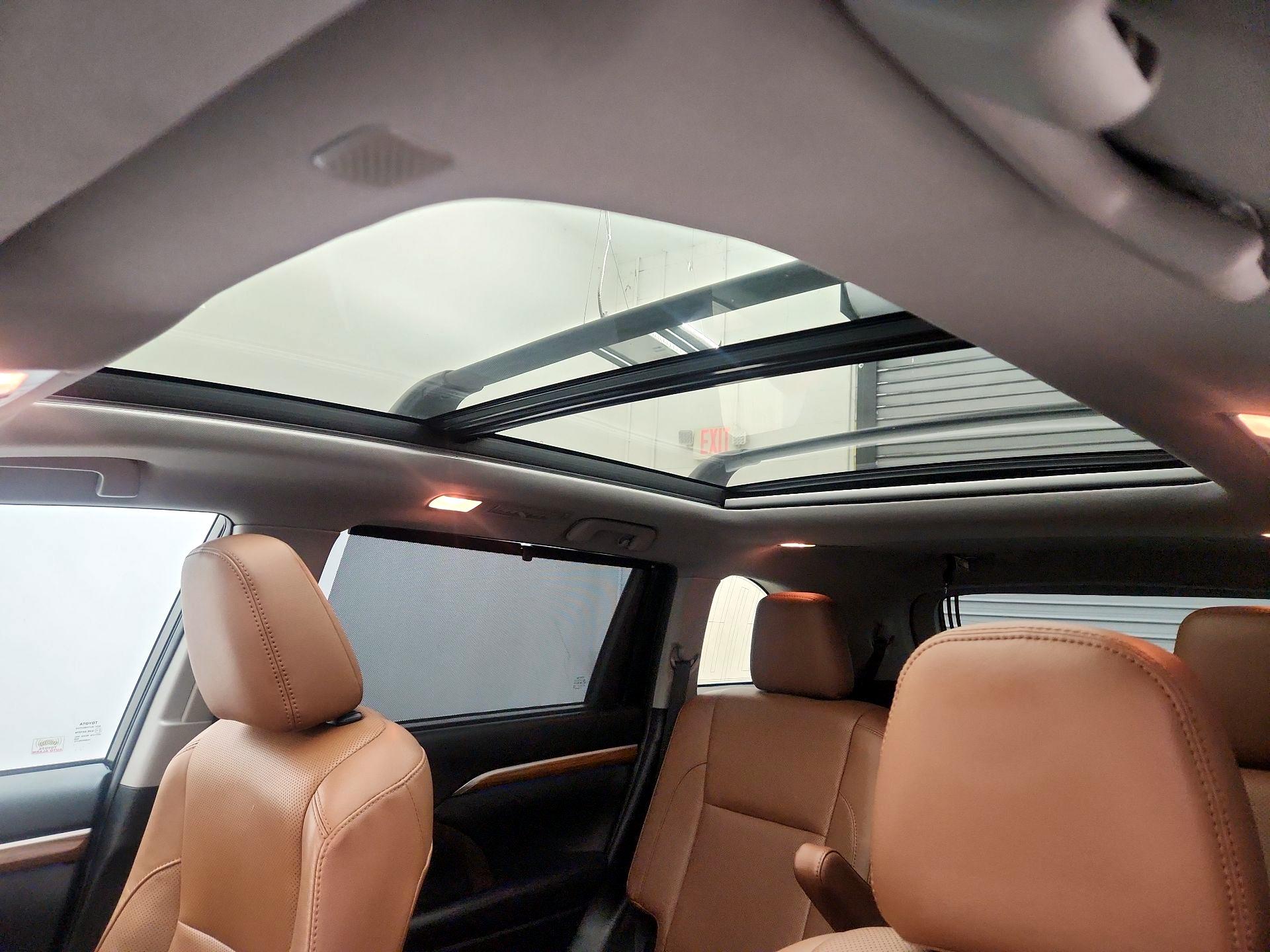 Thumbnail: 2019 Toyota Highlander - 19