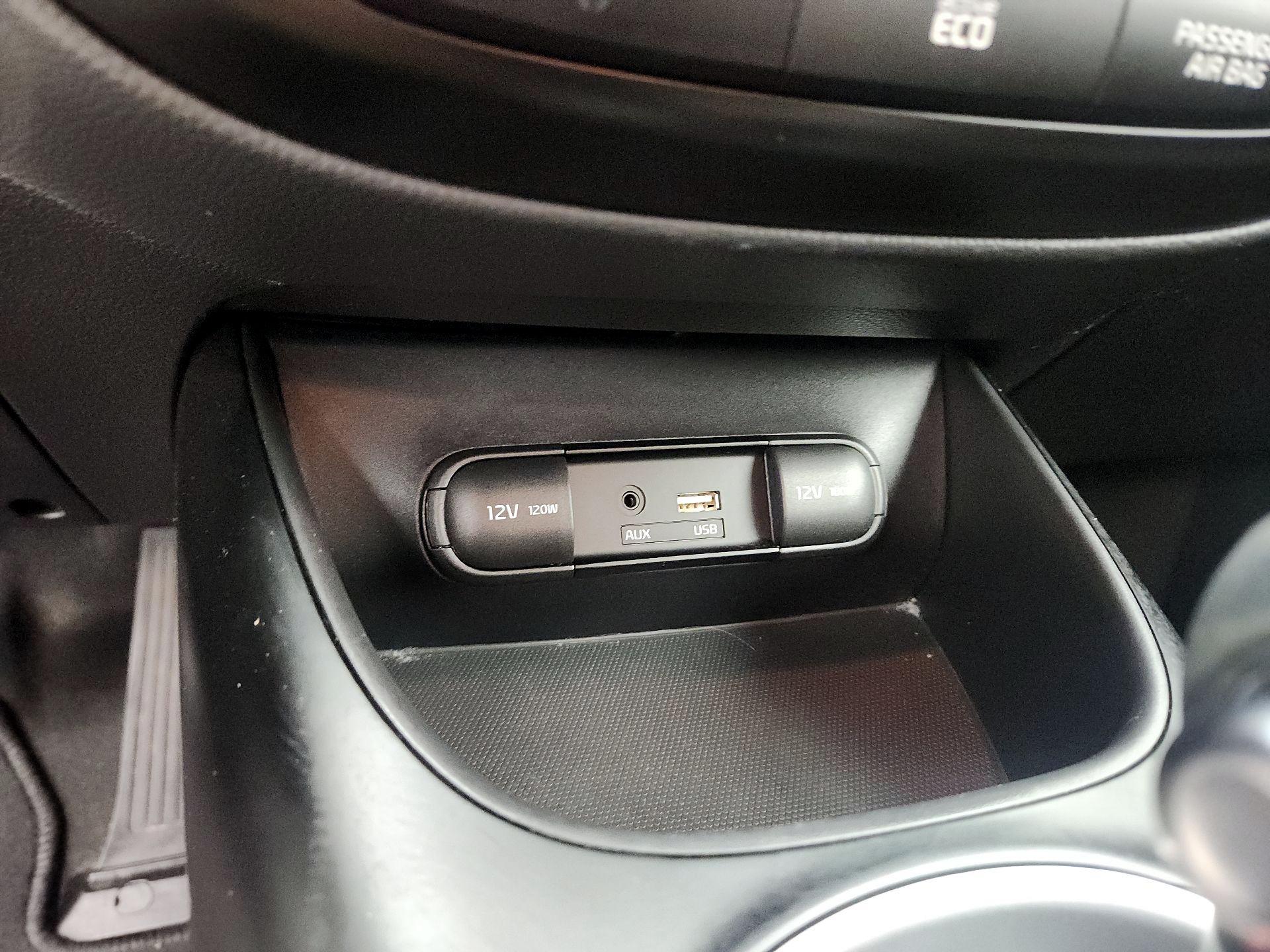 Thumbnail: 2016 Kia Soul - 17