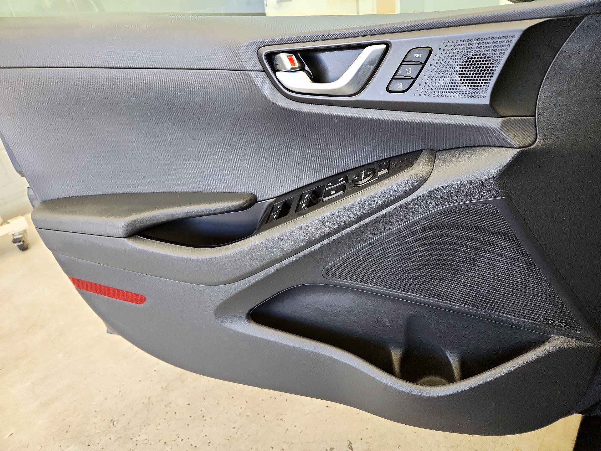 Thumbnail: 2019 Hyundai Ioniq - 12