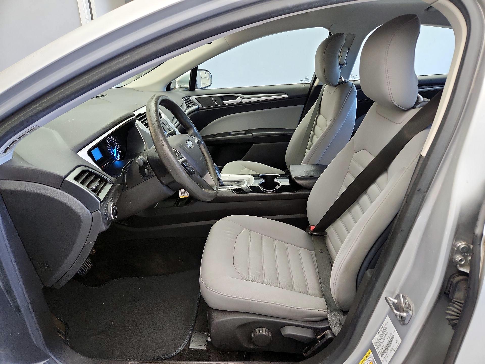 Thumbnail: 2015 Ford Fusion - 11