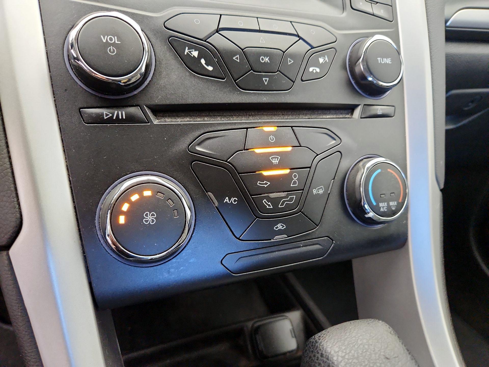 Thumbnail: 2015 Ford Fusion - 16