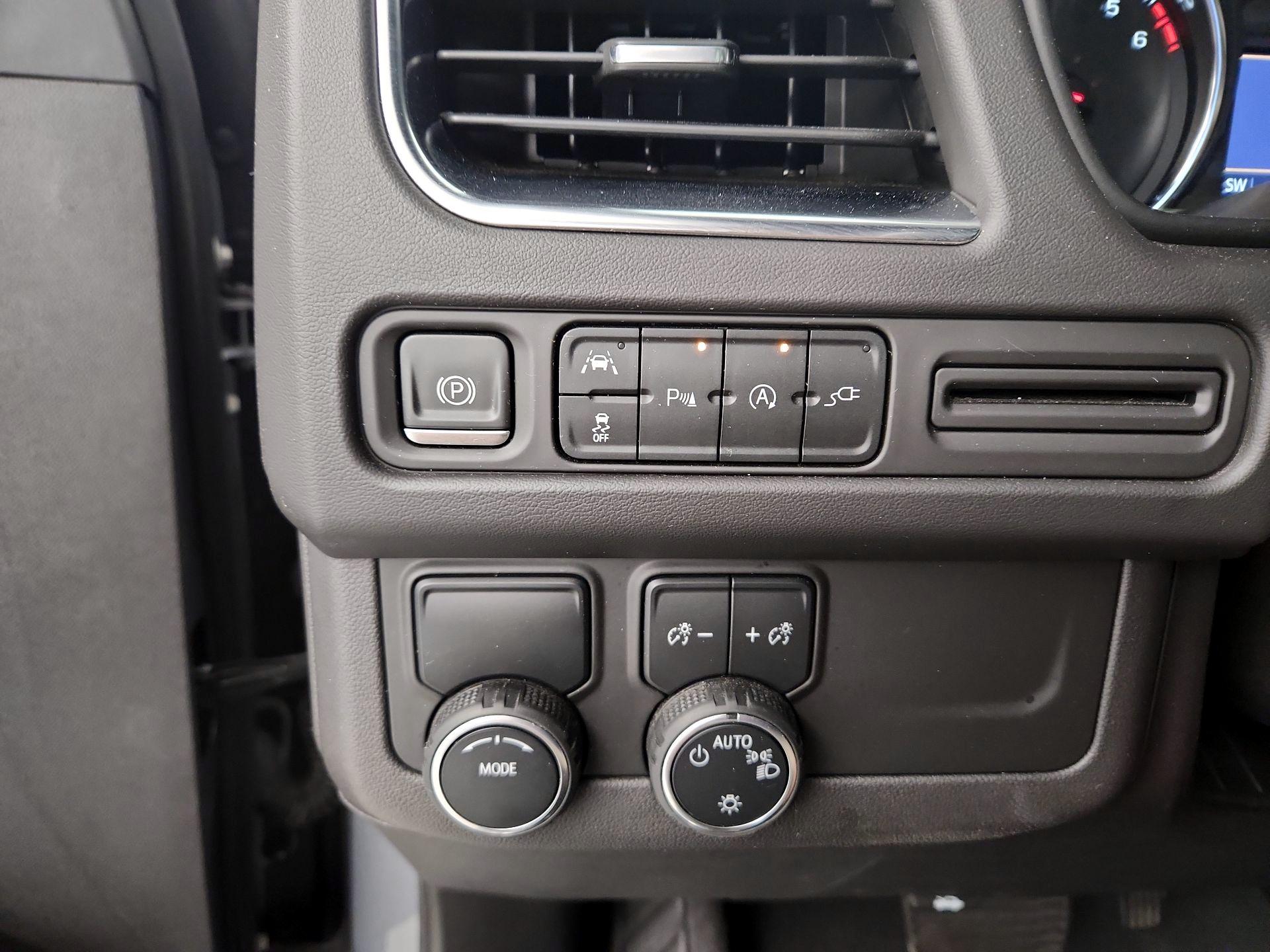 Thumbnail: 2021 Chevrolet Tahoe - 13