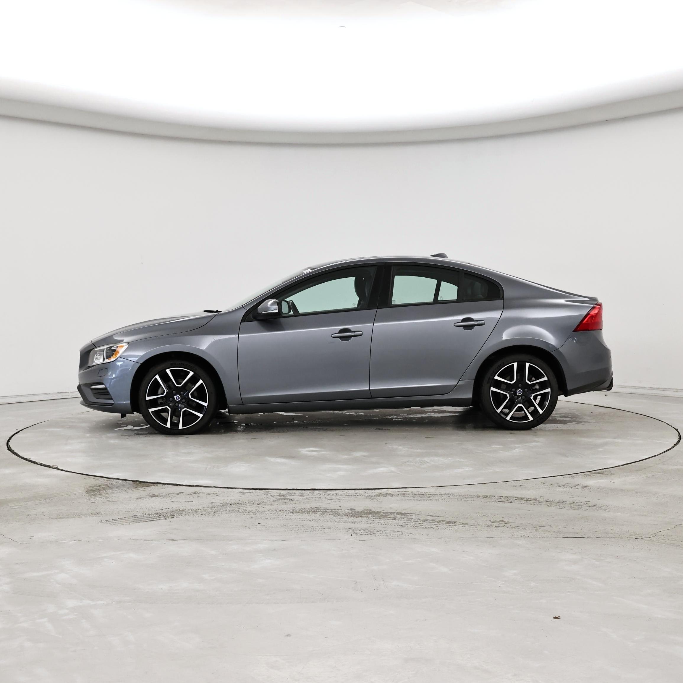 Thumbnail: 2018 Volvo S60 - 3