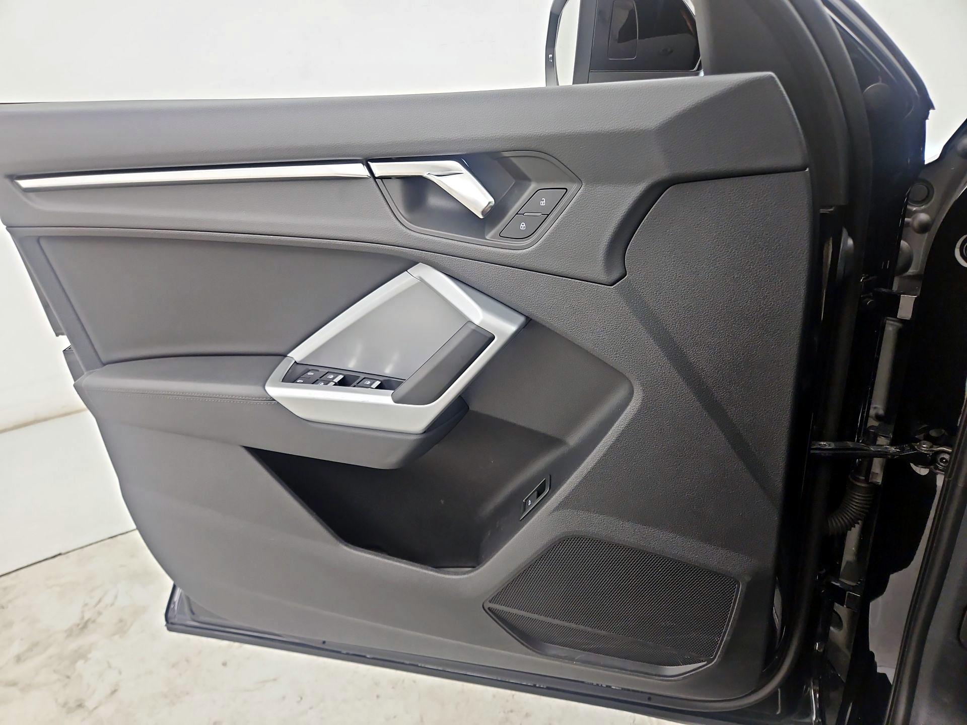 Thumbnail: 2021 Audi Q3 - 12