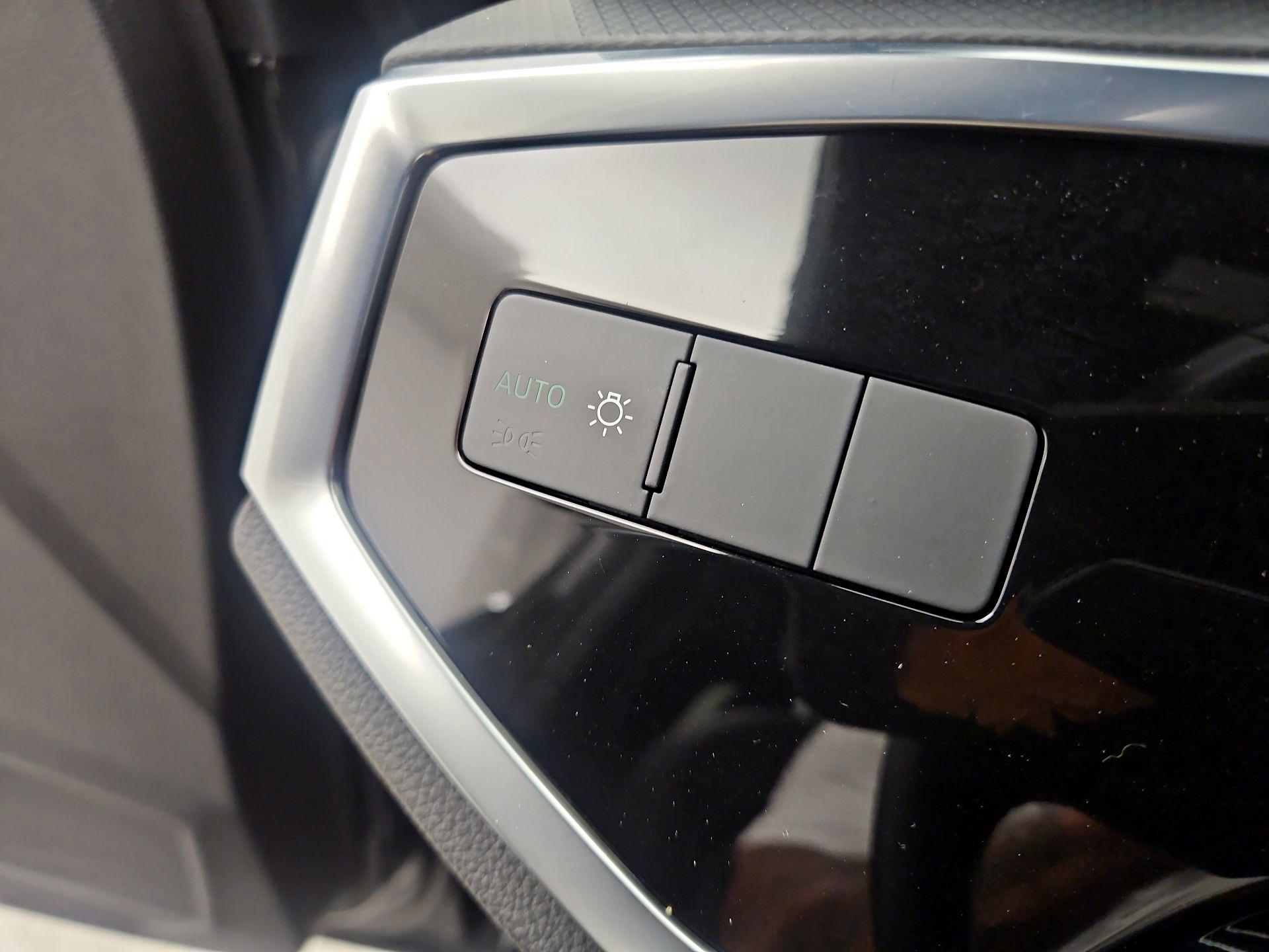 Thumbnail: 2021 Audi Q3 - 13