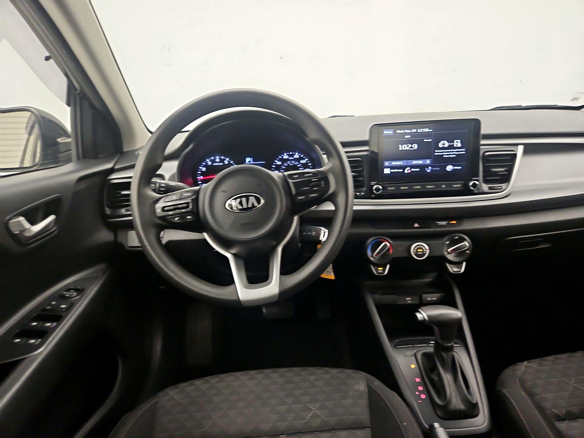 Thumbnail: 2021 Kia Rio - 10