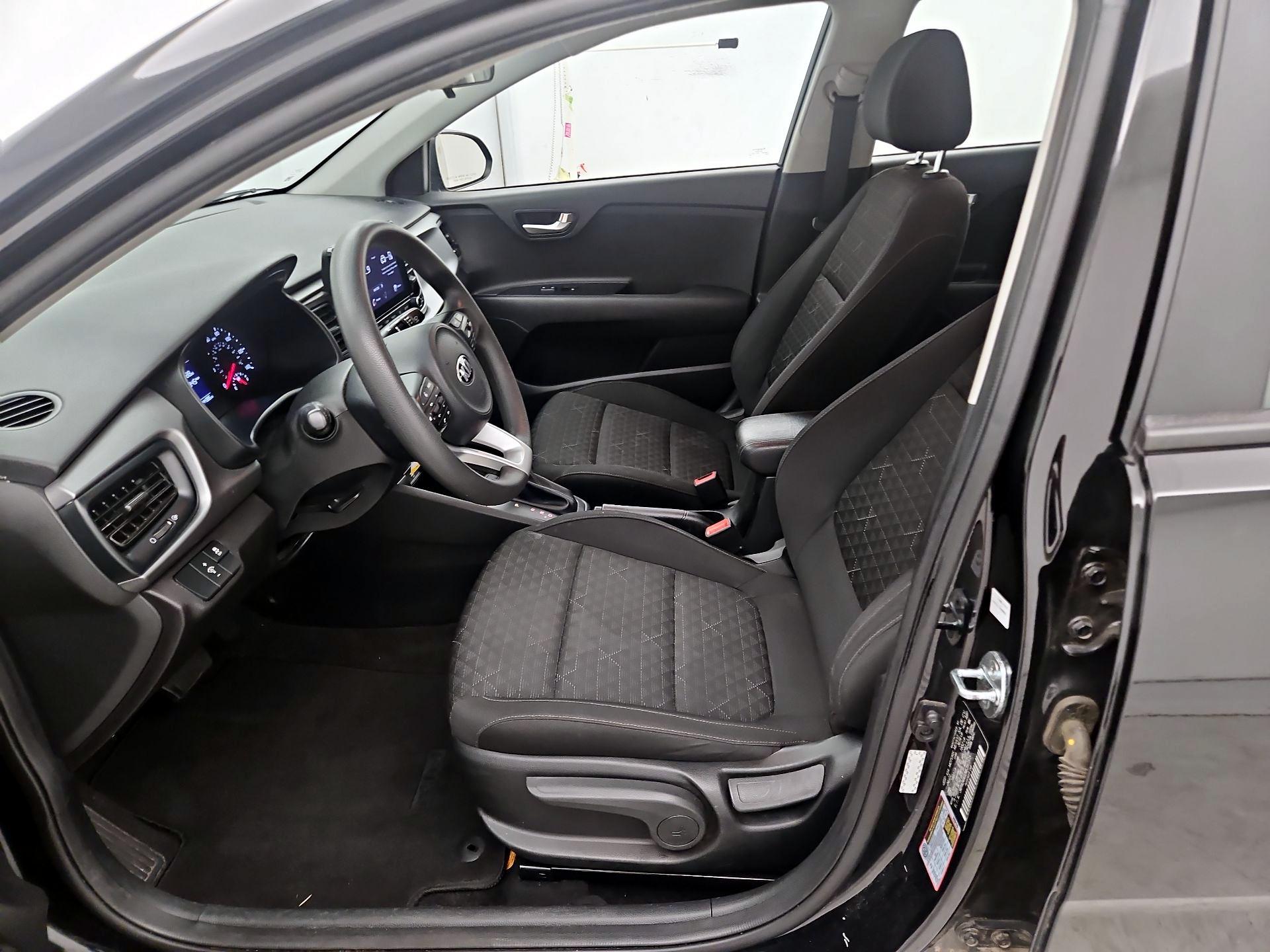 Thumbnail: 2021 Kia Rio - 11