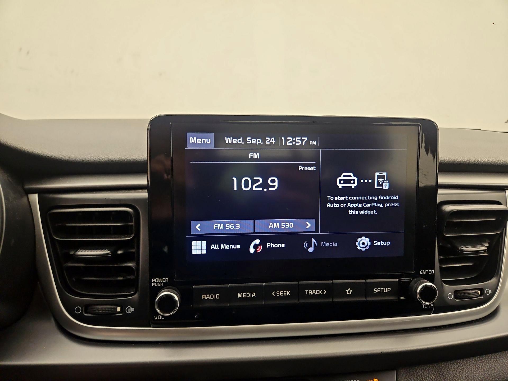 Thumbnail: 2021 Kia Rio - 15