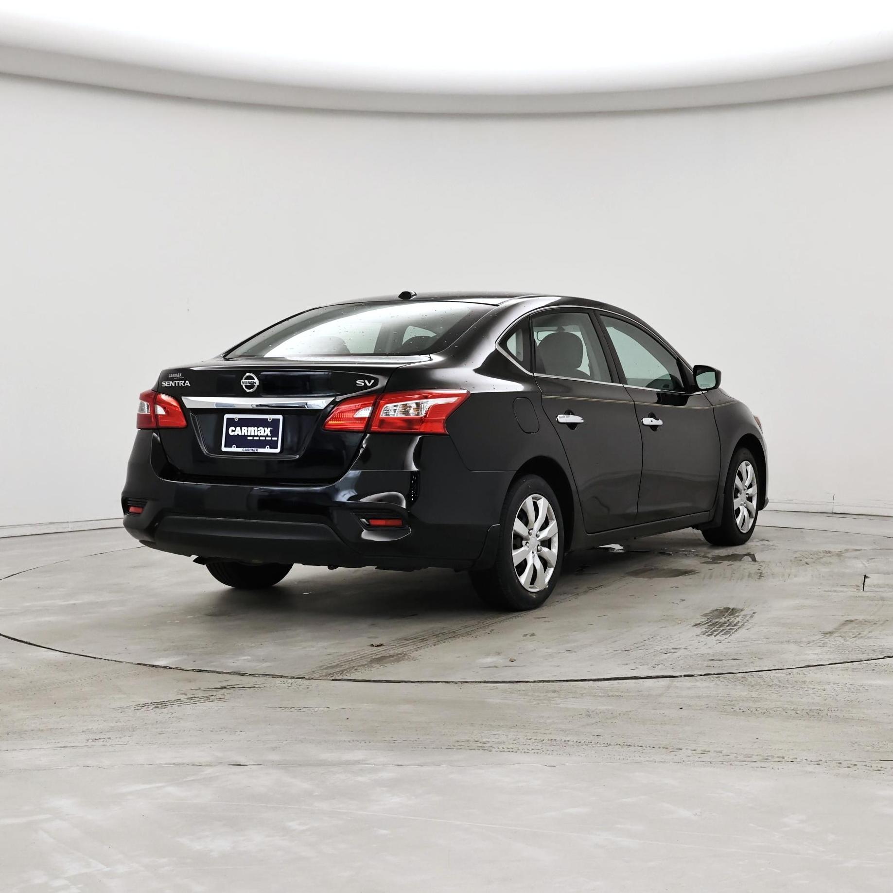 Thumbnail: 2017 Nissan Sentra - 8