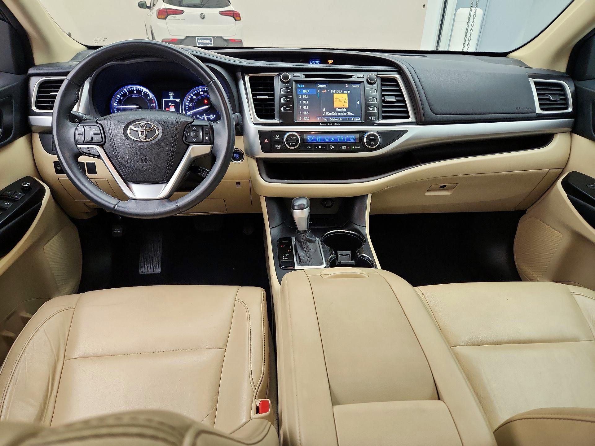 Thumbnail: 2016 Toyota Highlander - 9