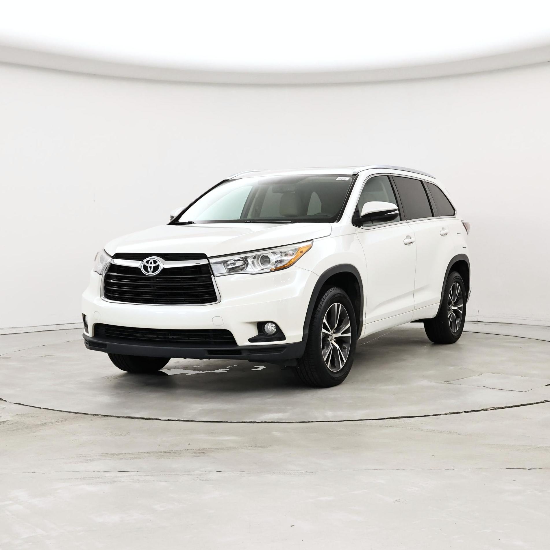 Thumbnail: 2016 Toyota Highlander - 4