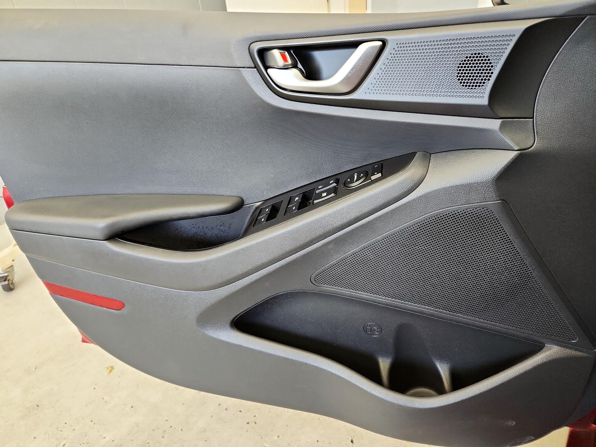 Thumbnail: 2019 Hyundai Ioniq - 12