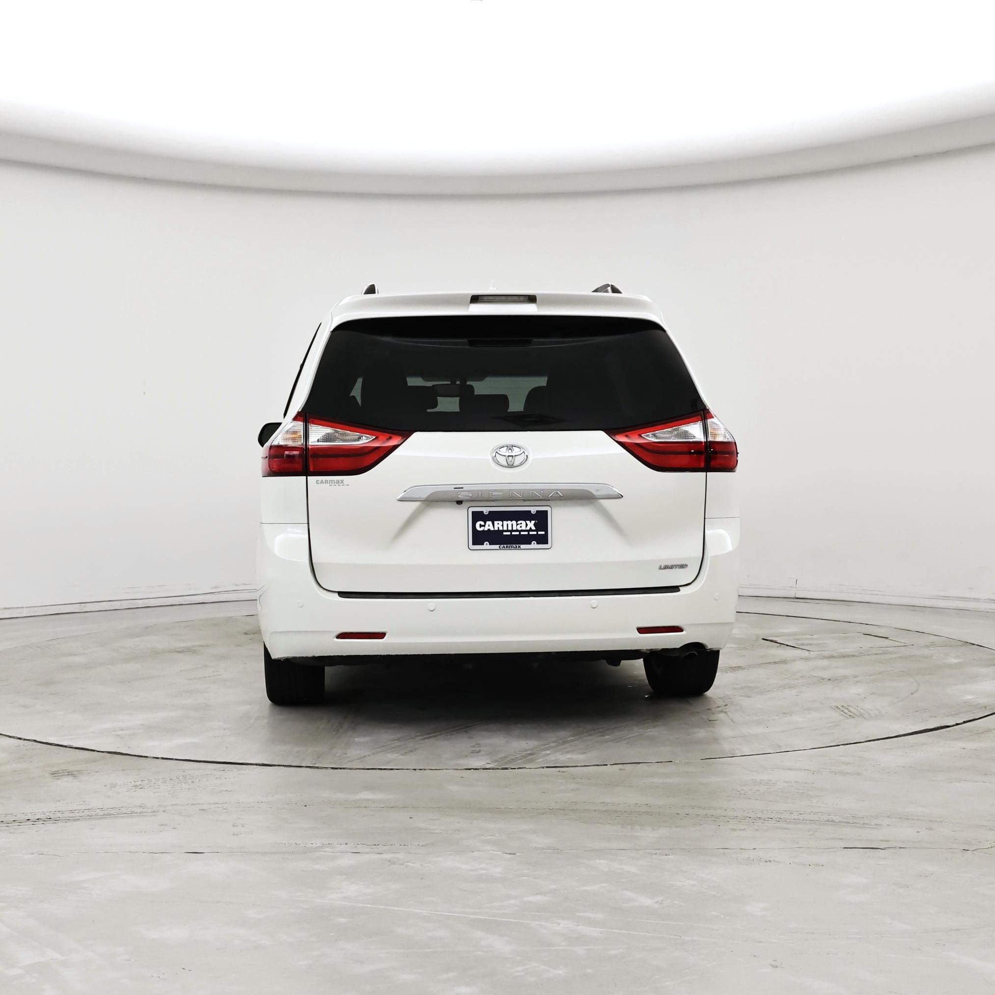 Thumbnail: 2017 Toyota Sienna - 6