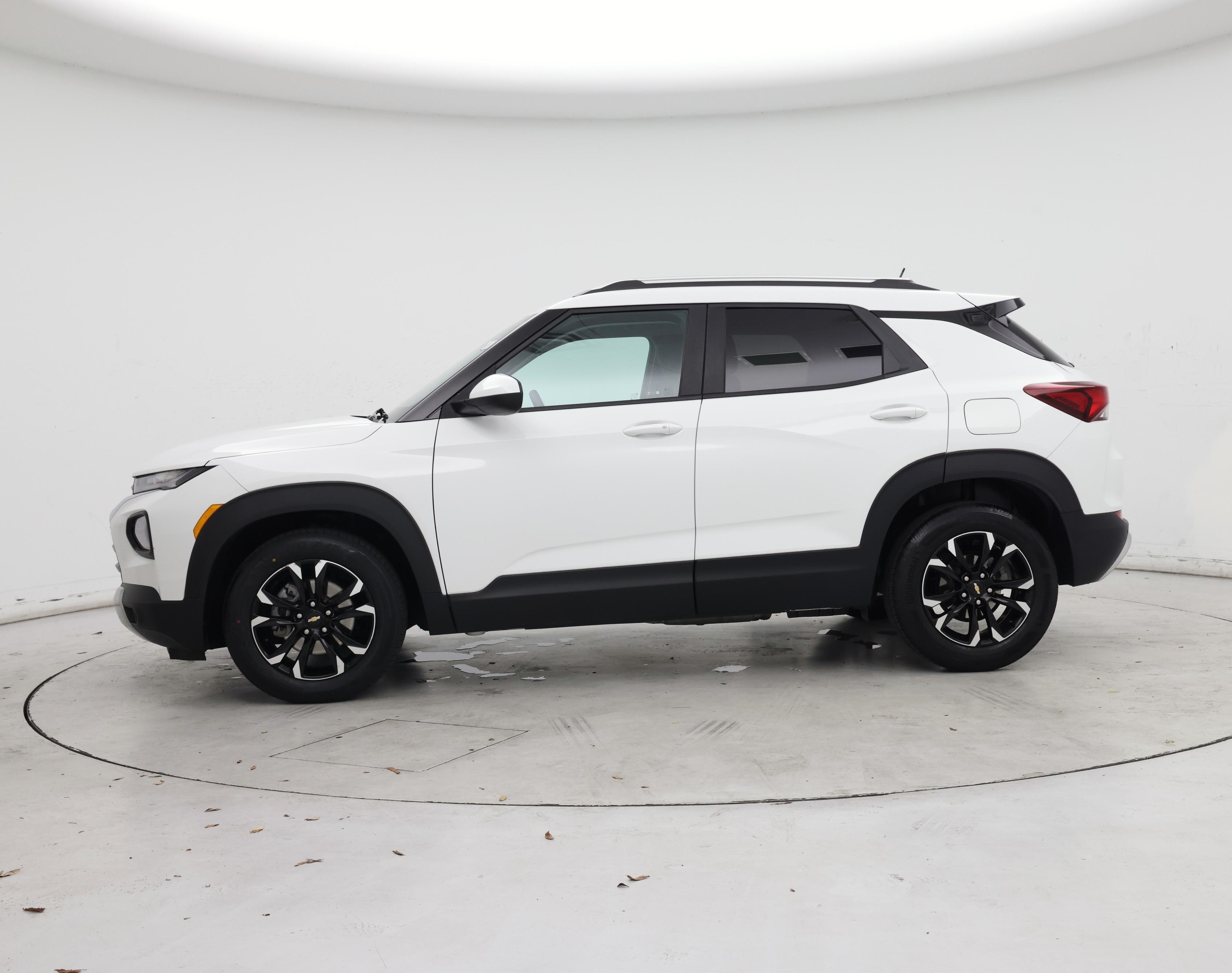 Thumbnail: 2023 Chevrolet TrailBlazer - 3