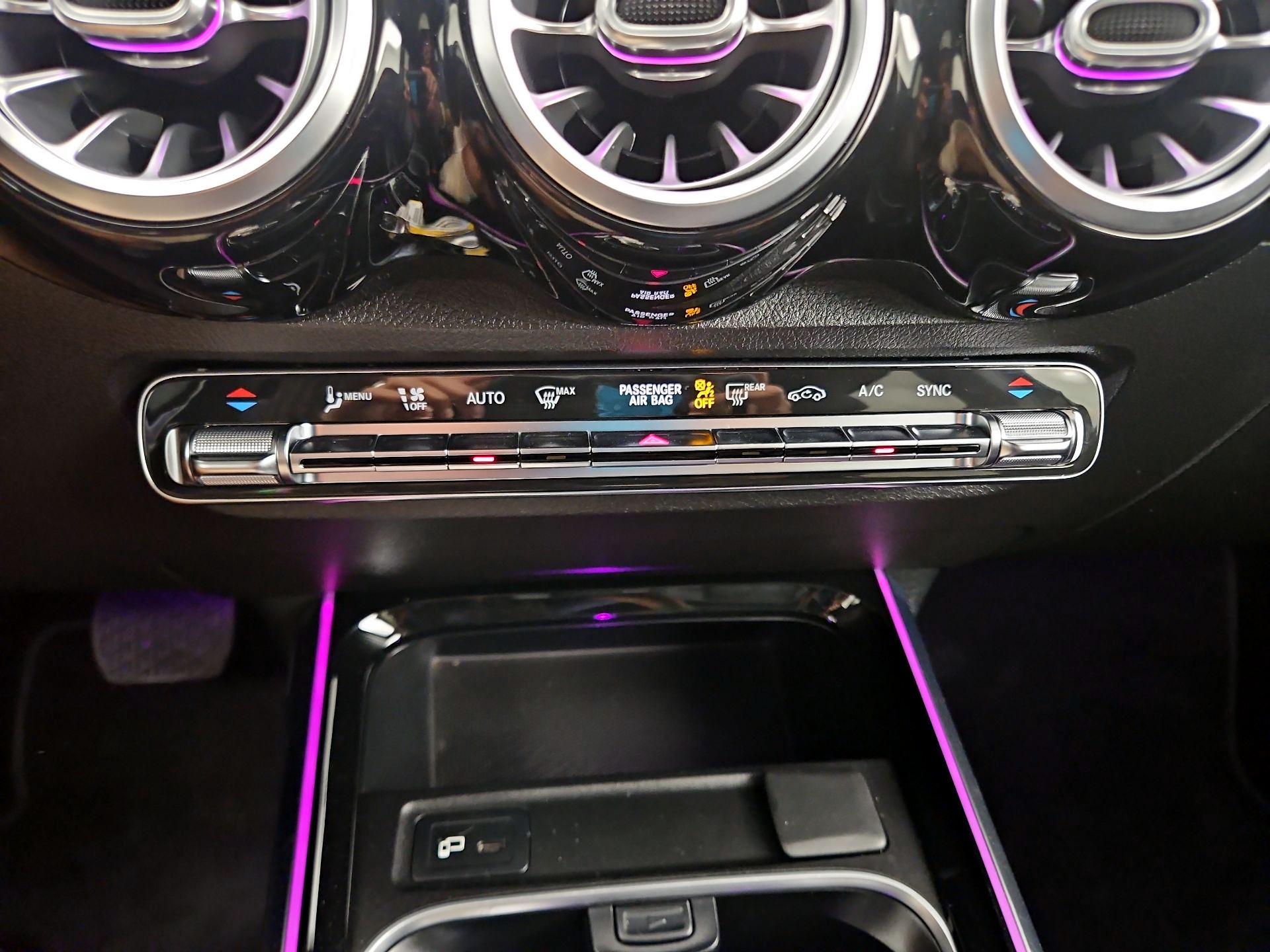 Thumbnail: 2020 Mercedes-Benz GLB - 16