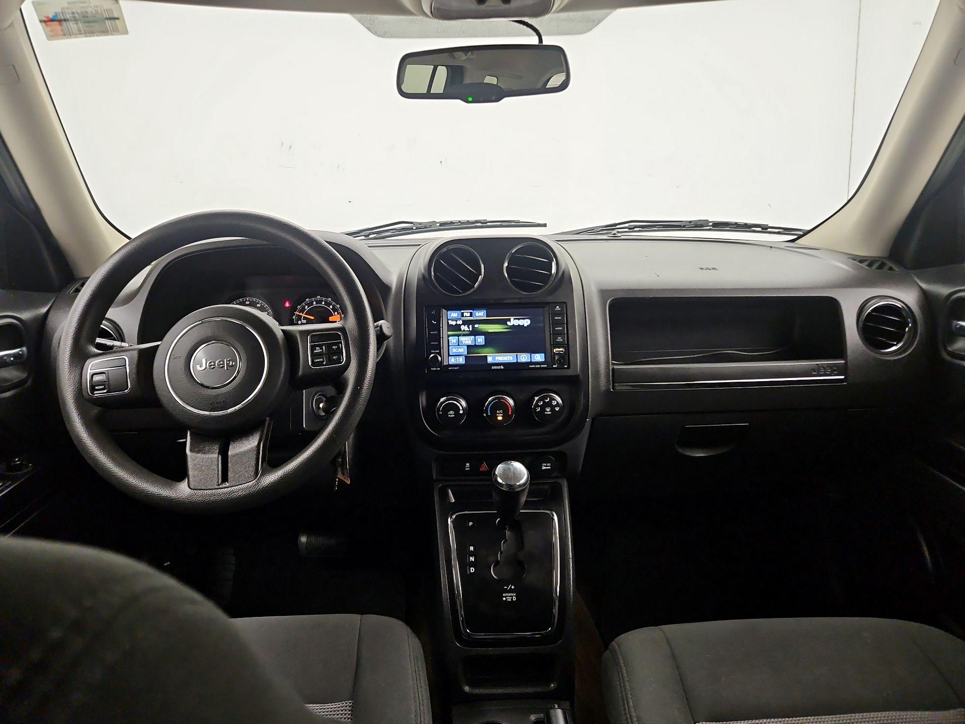 Thumbnail: 2016 Jeep Patriot - 9