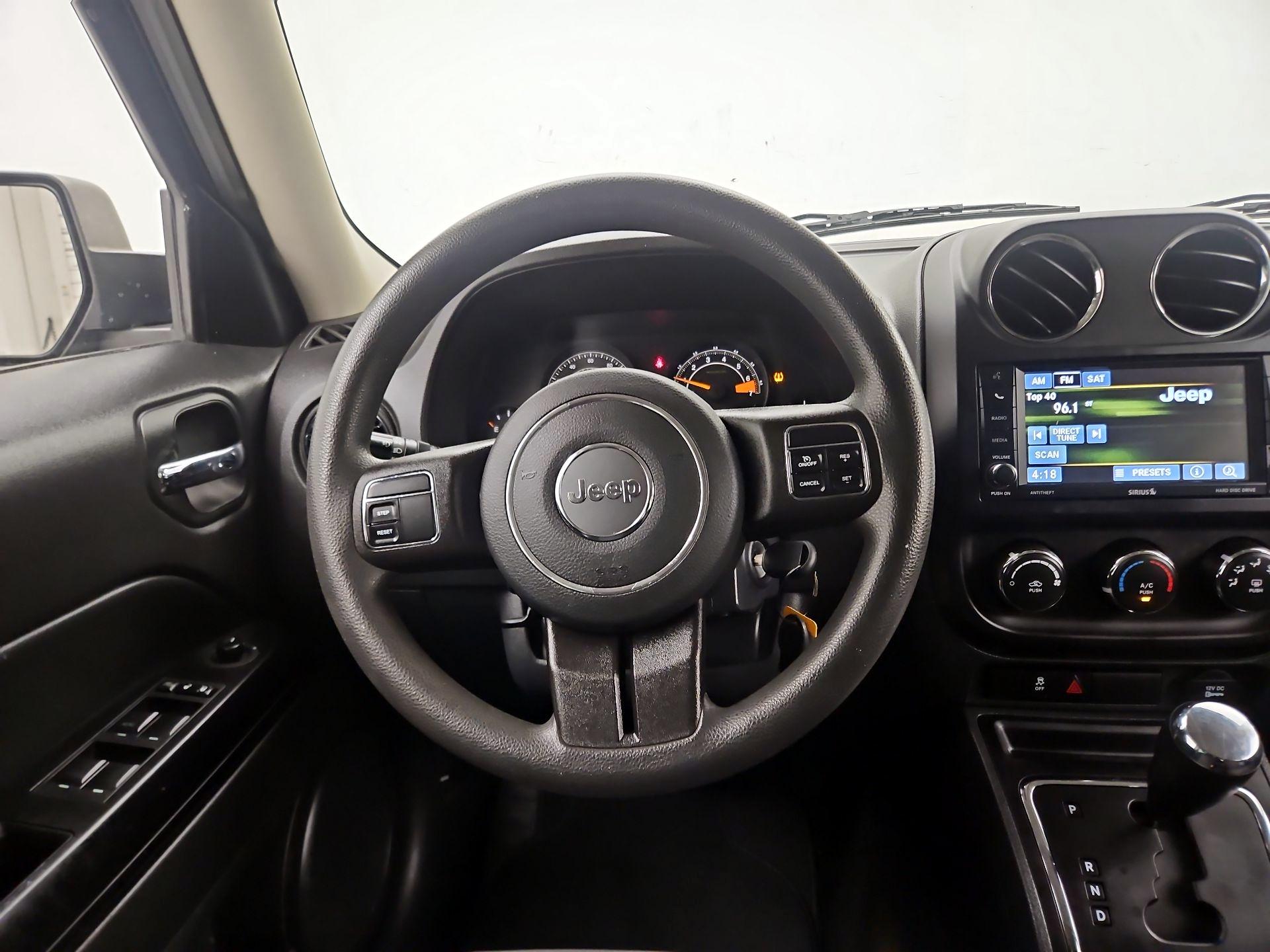 Thumbnail: 2016 Jeep Patriot - 10