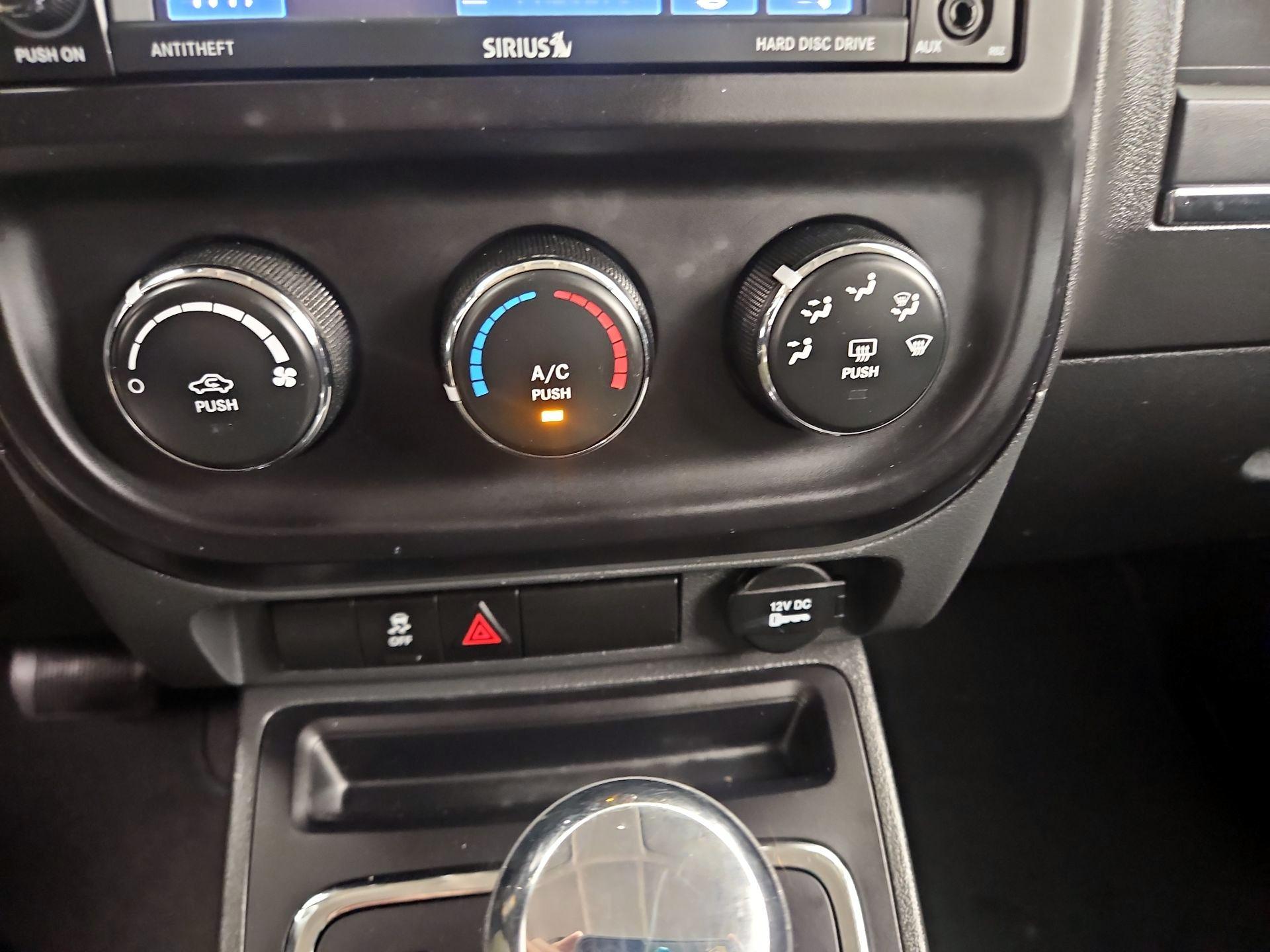 Thumbnail: 2016 Jeep Patriot - 15