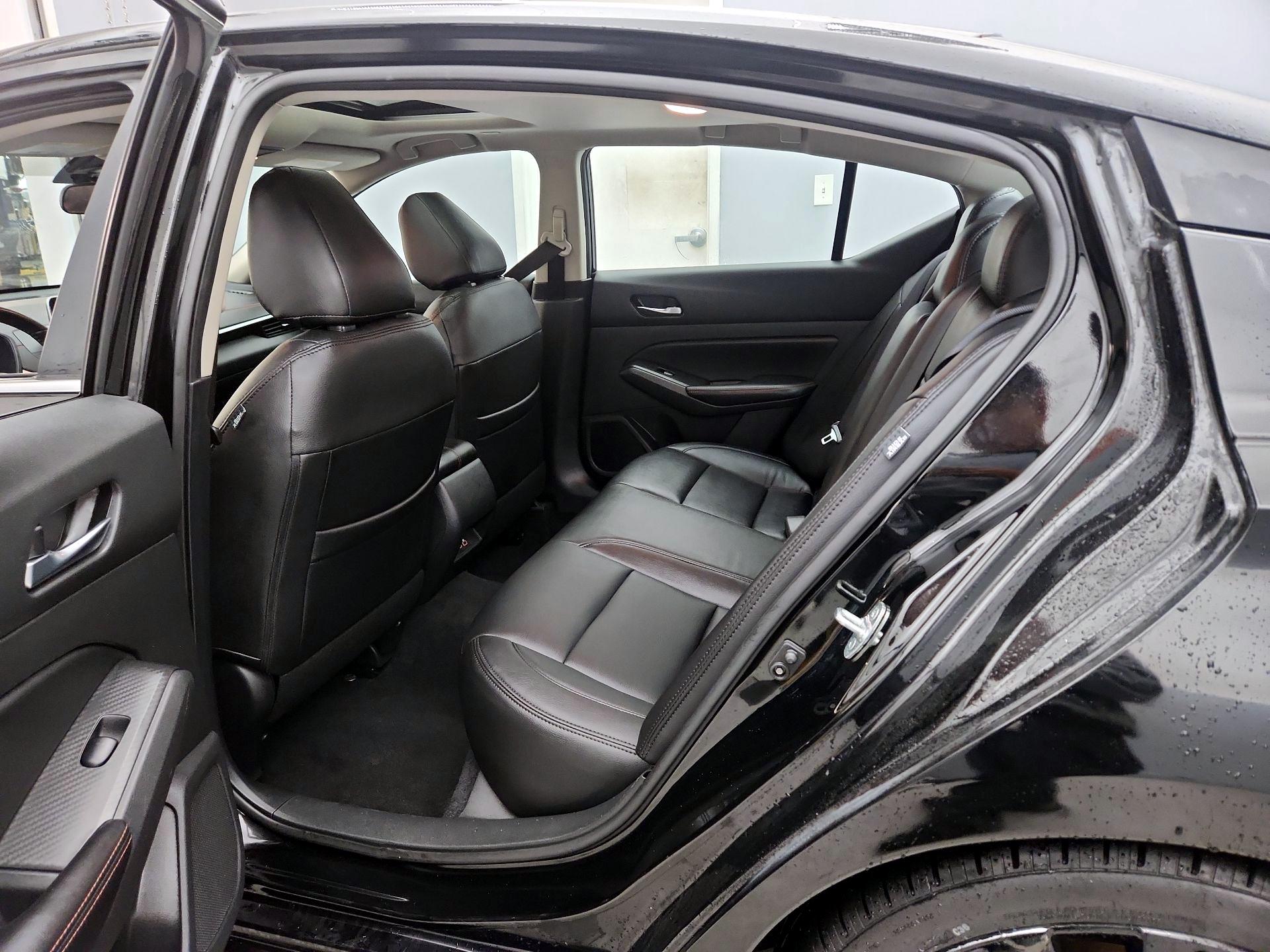 Thumbnail: 2020 Nissan Altima - 20