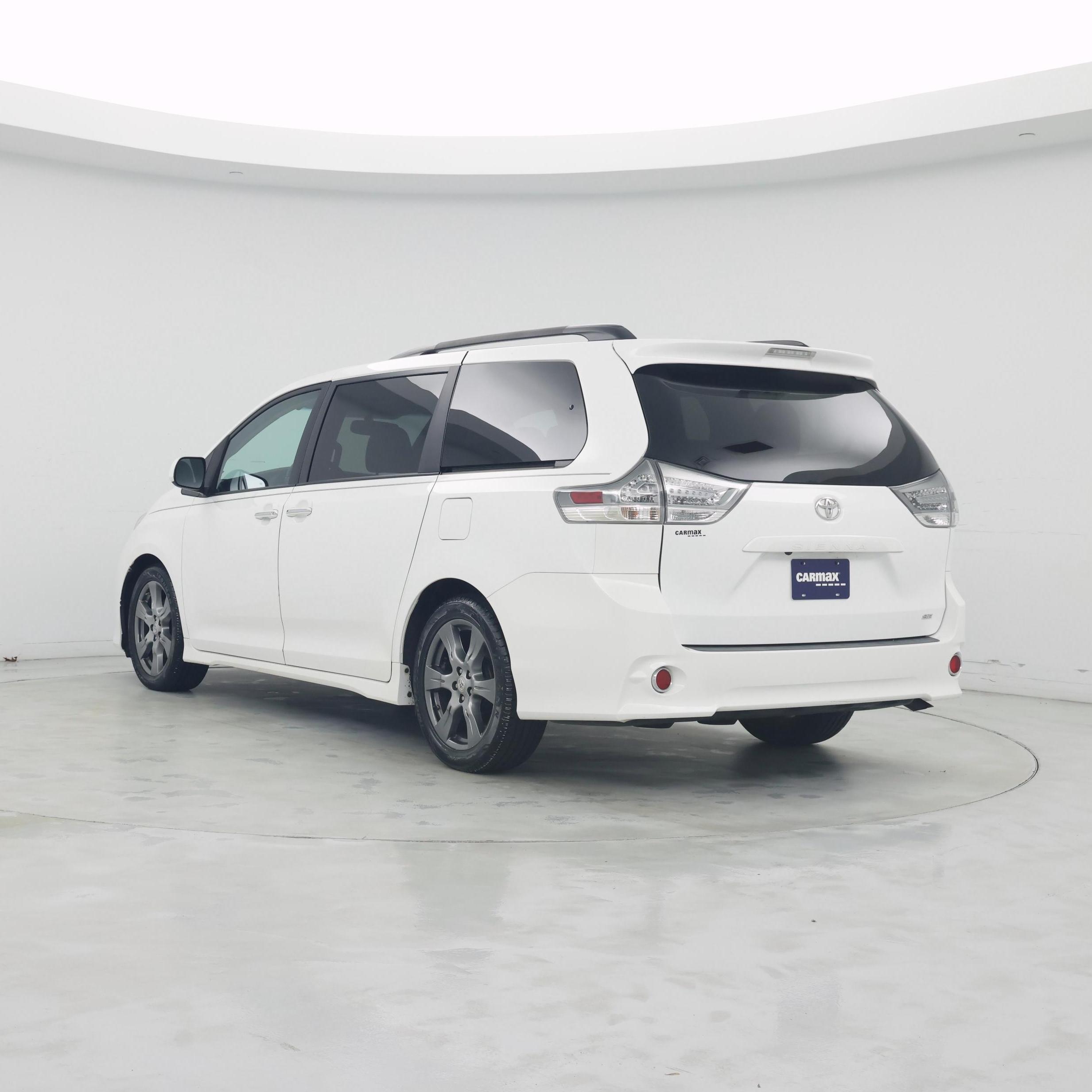 Thumbnail: 2017 Toyota Sienna - 2