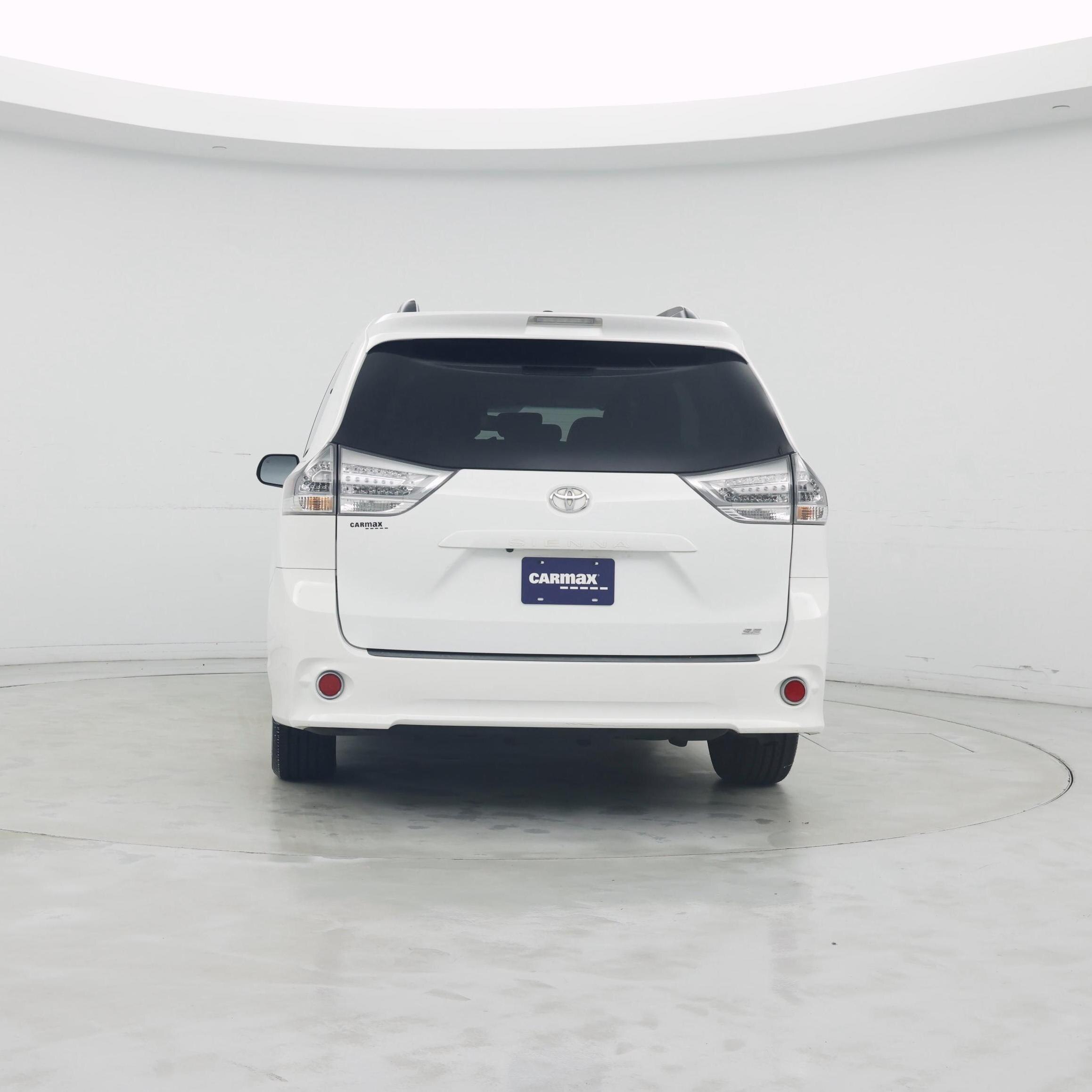 Thumbnail: 2017 Toyota Sienna - 6