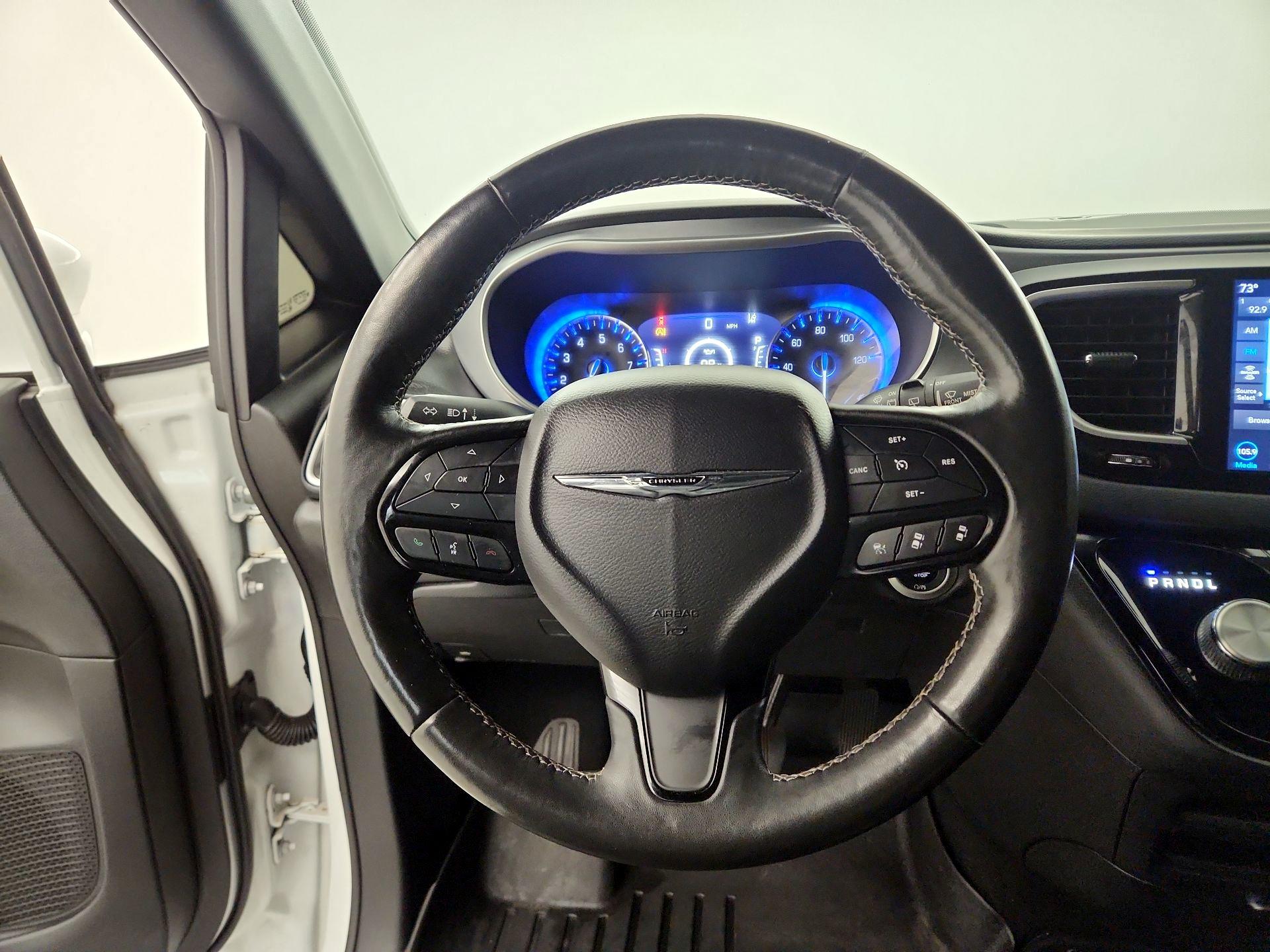 Thumbnail: 2020 Chrysler Pacifica - 10