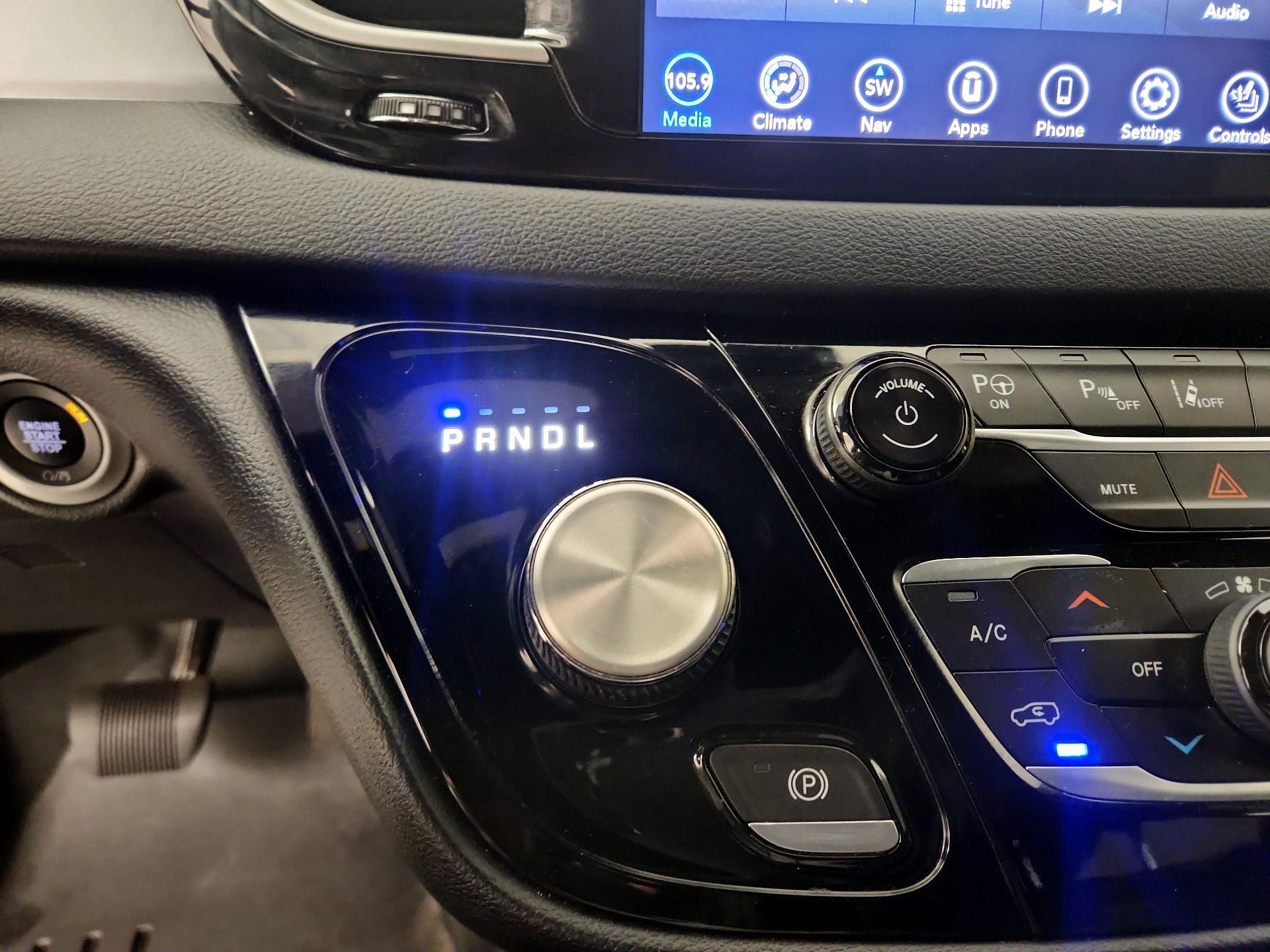 Thumbnail: 2020 Chrysler Pacifica - 18