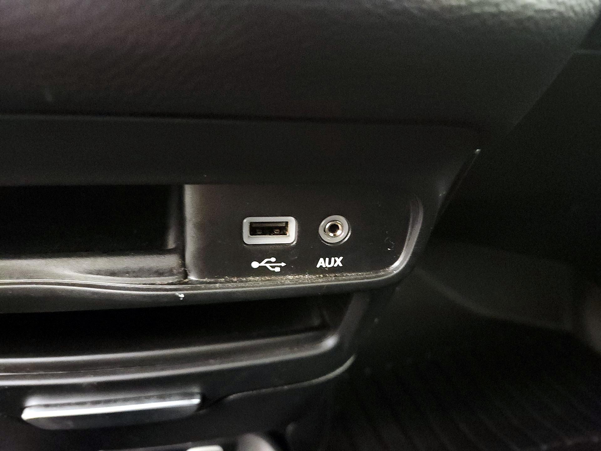 Thumbnail: 2020 Chrysler Pacifica - 19