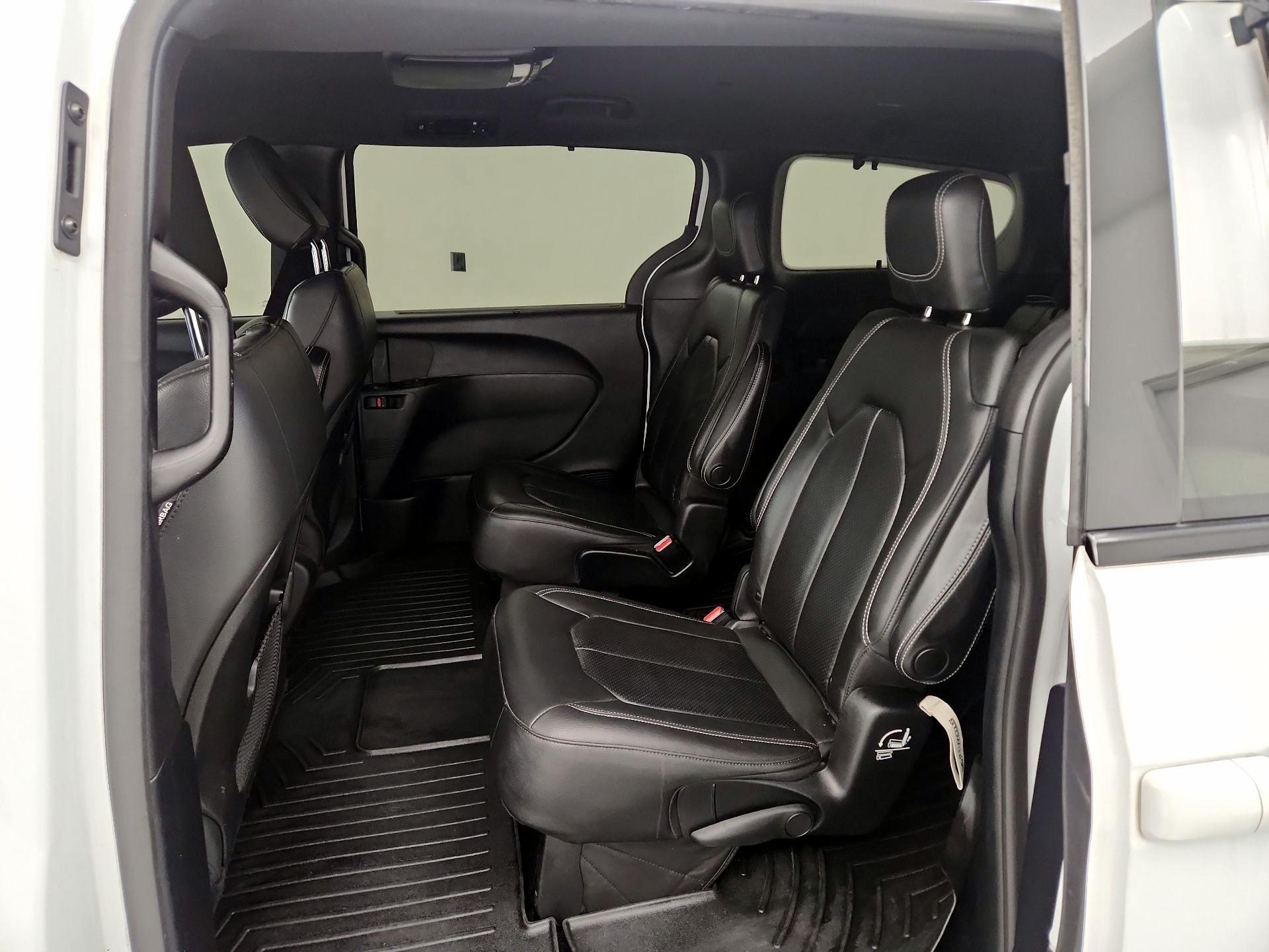 Thumbnail: 2020 Chrysler Pacifica - 20